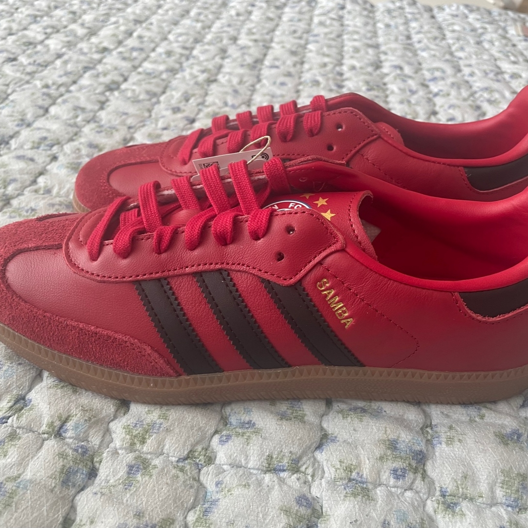 Adidas Samba Bayern Munchen 착용 스타일