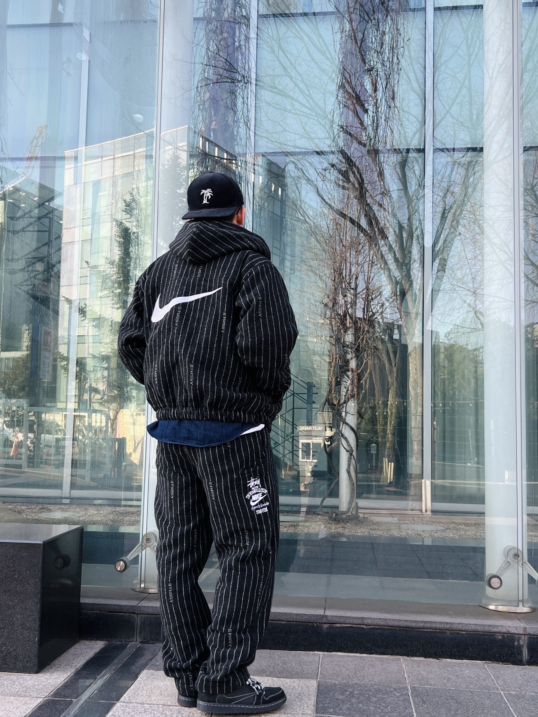 Jordan 1 x Travis Scott Retro Low OG SP Black Phantom, Nike x Stussy NRG Striped Wool Jacket Black (DR4023-010) 착용 스타일