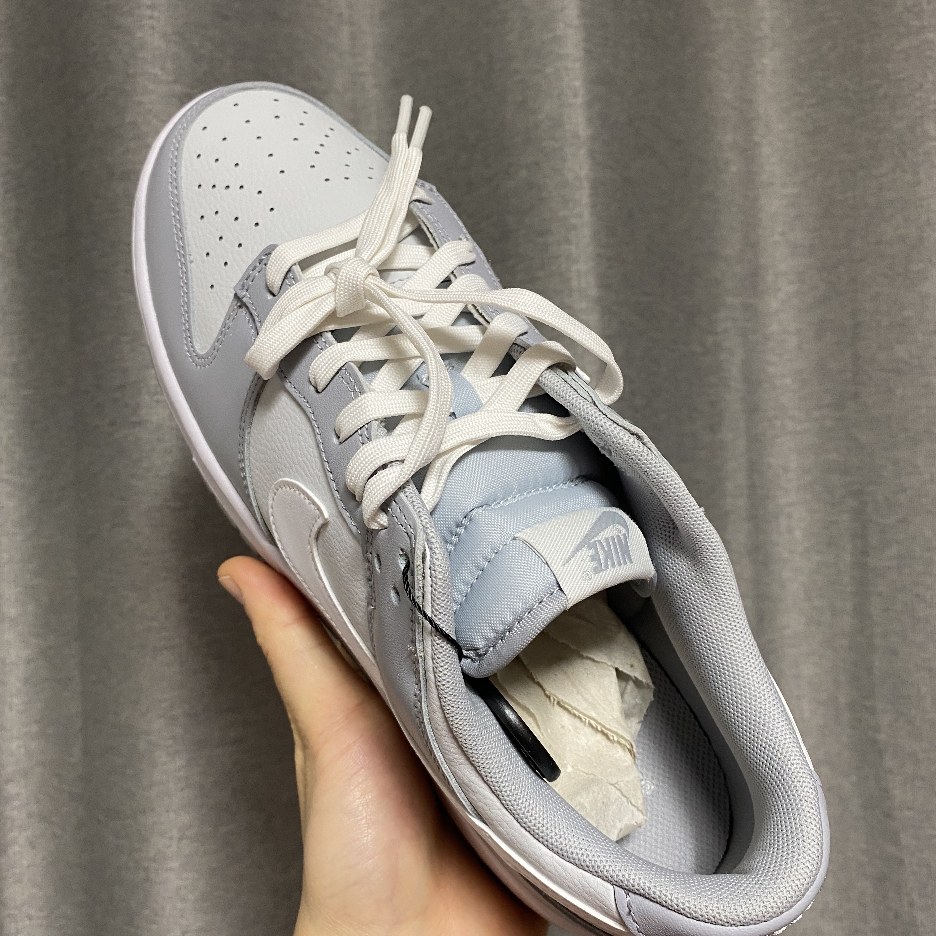 Nike Dunk Low Retro Wolf Grey 착용 스타일 - 2