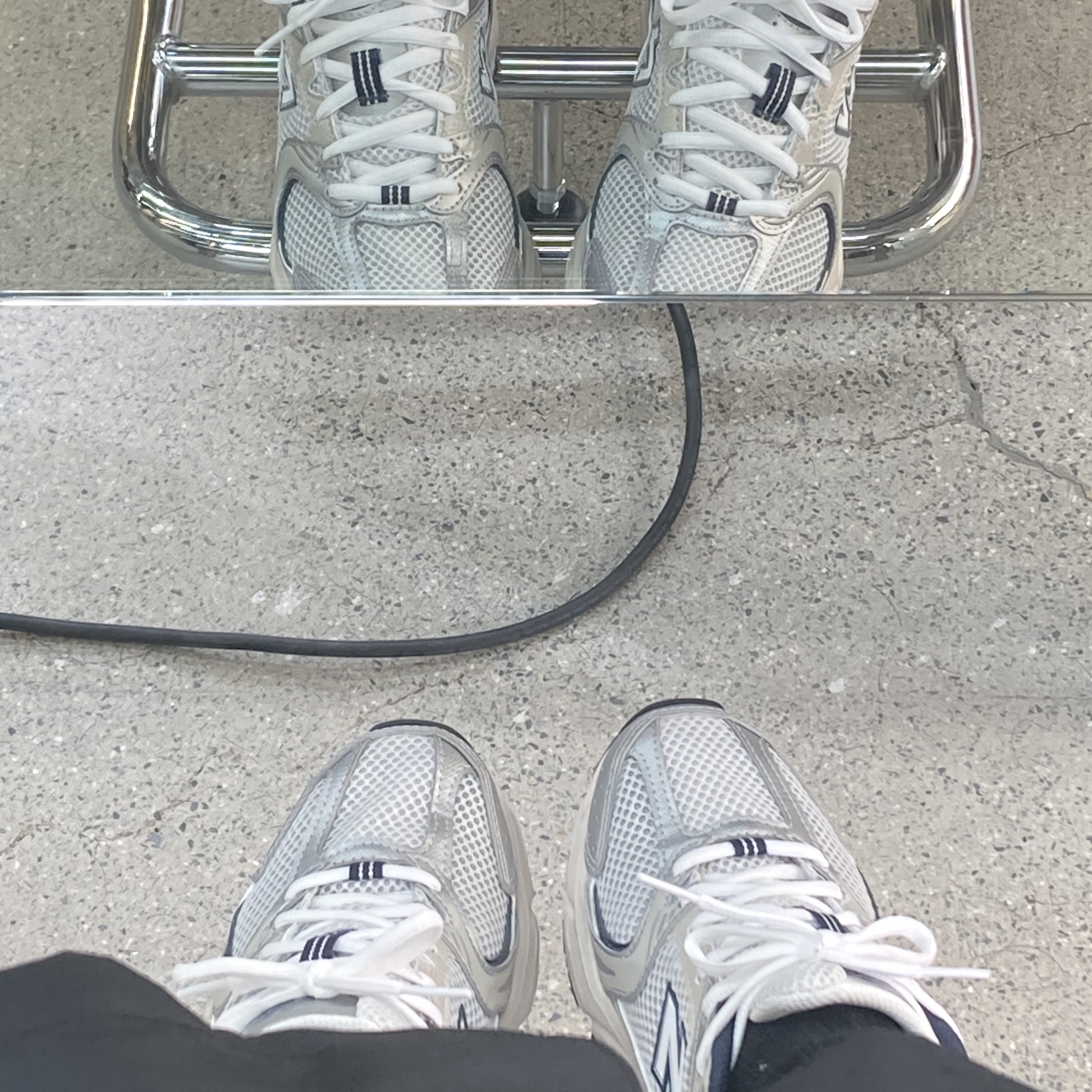 New Balance 530 Steel Grey 착용 스타일