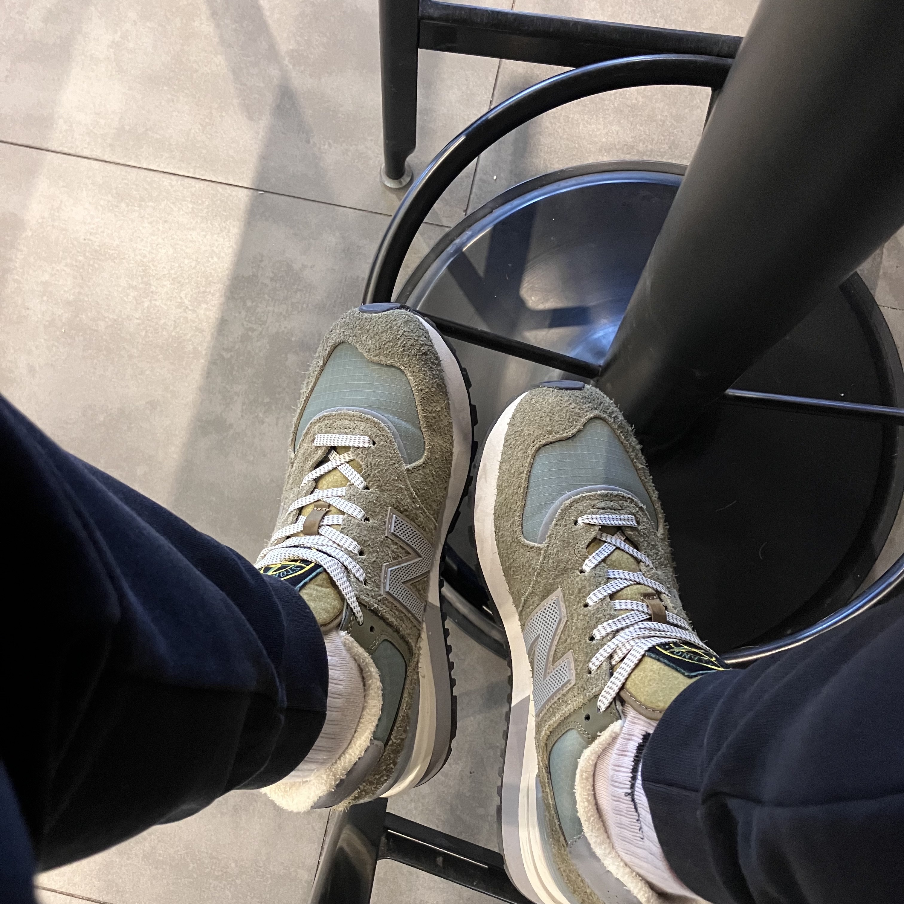 New Balance x Stone Island 574 Legacy Green 착용 스타일 - 2