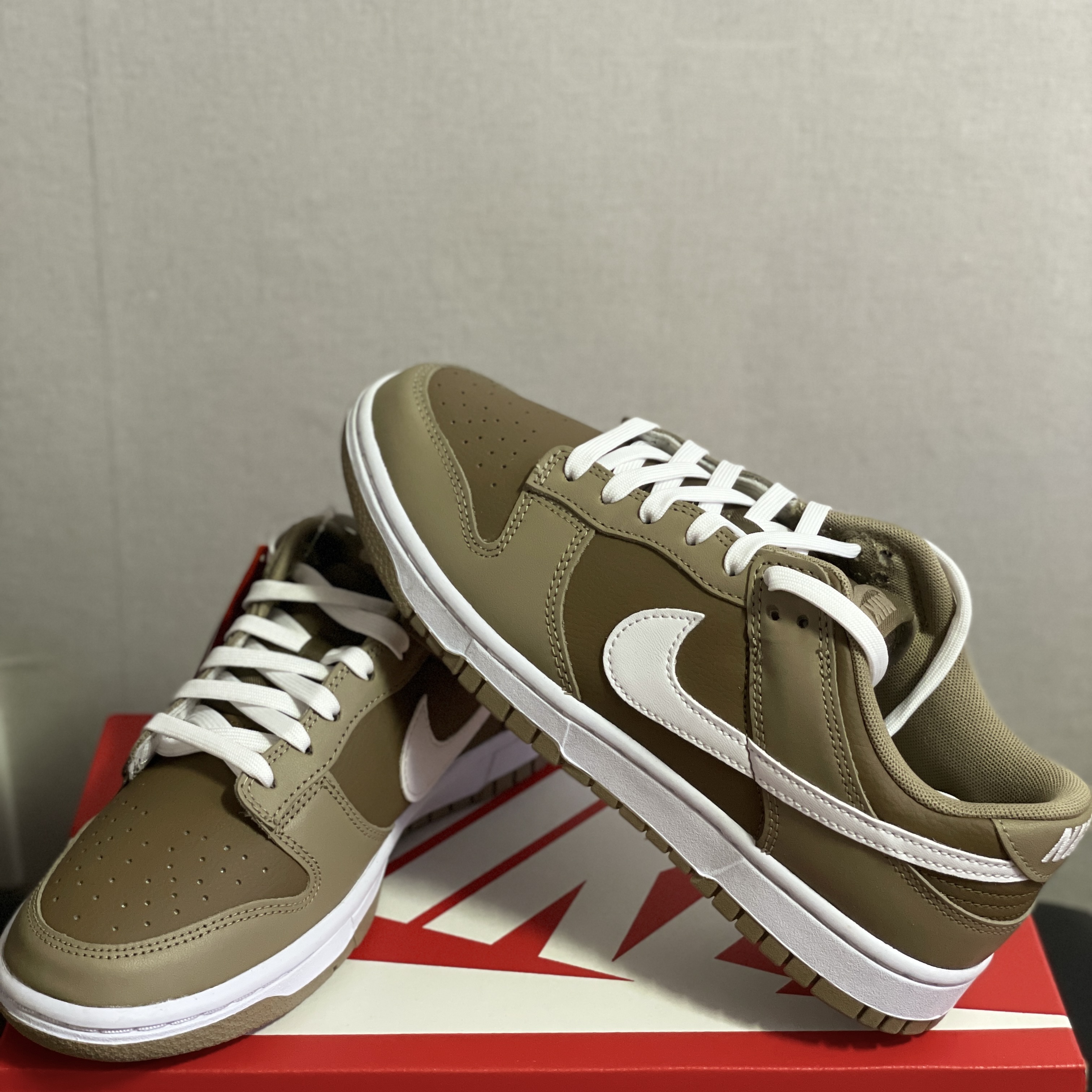 Nike Dunk Low Retro Khaki Hazel Rush 착용 스타일 - 2
