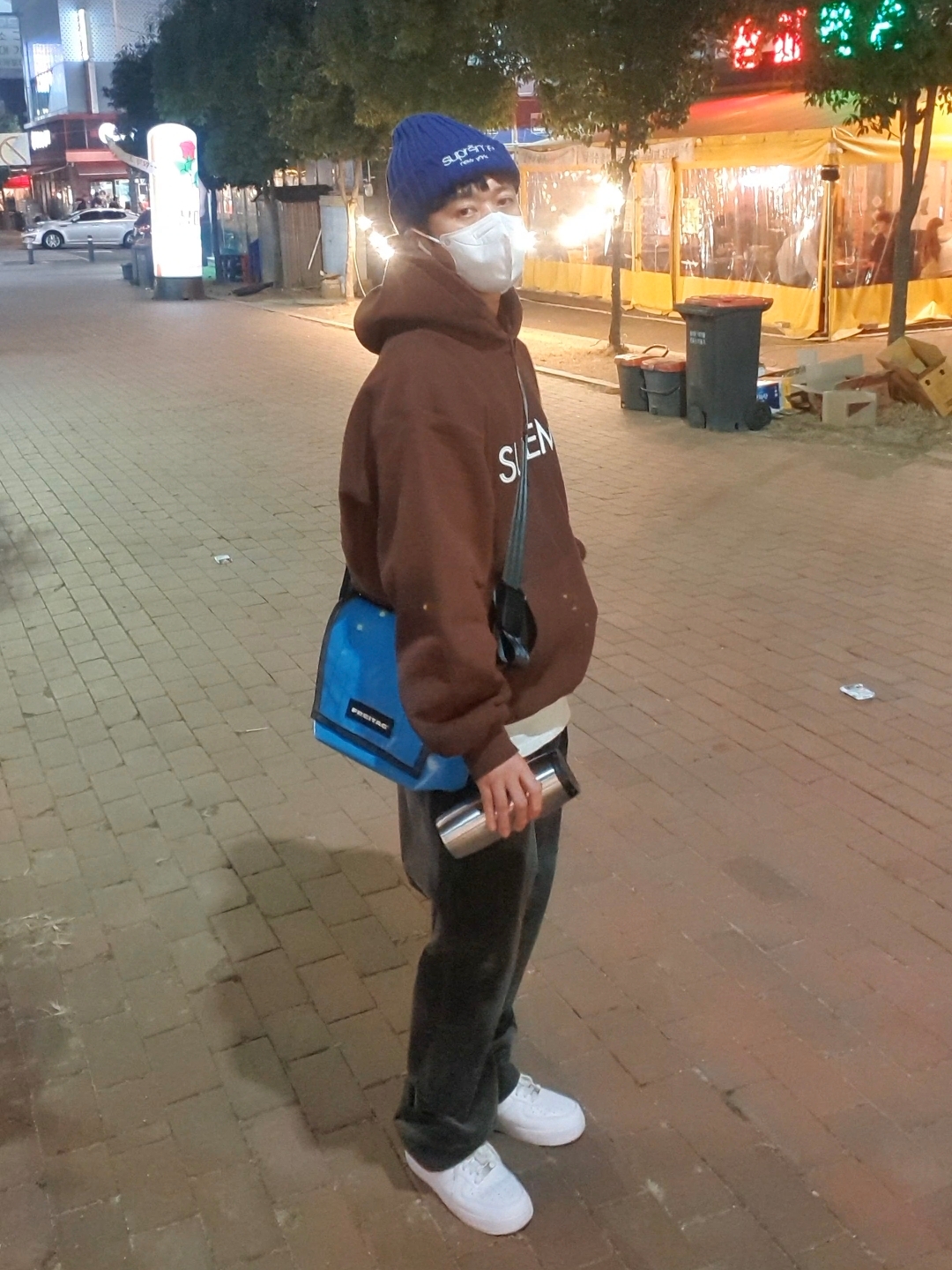 Supreme Ribbed Beanie Dark Royal - 22FW, Supreme Capital Hooded Sweatshirt Dark Brown - 22FW 착용 스타일