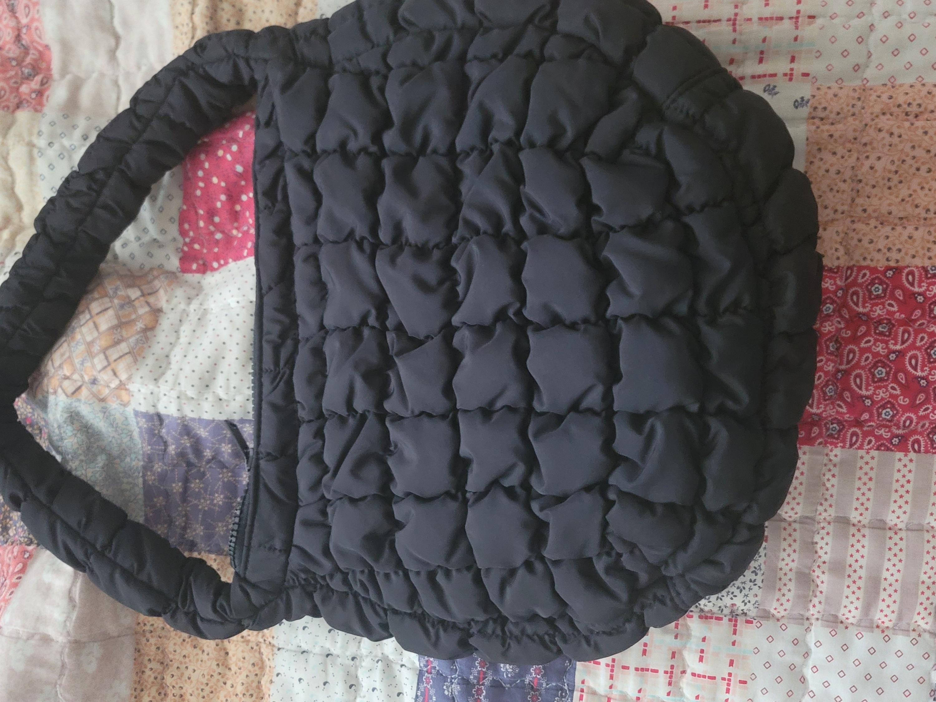 COS Quilted Mini Bag Black 착용 스타일
