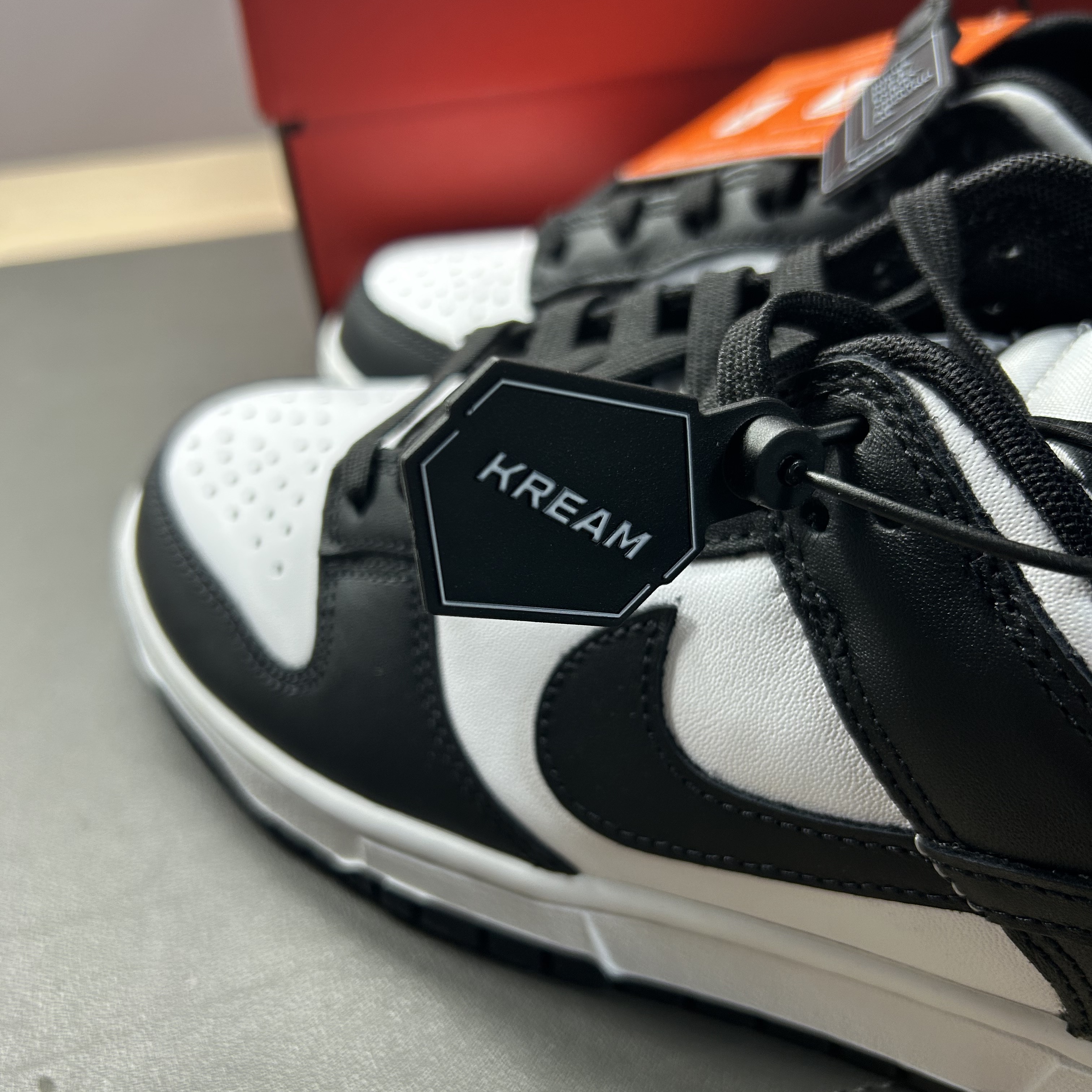 Nike Dunk Low Retro Black 착용 스타일 - 1