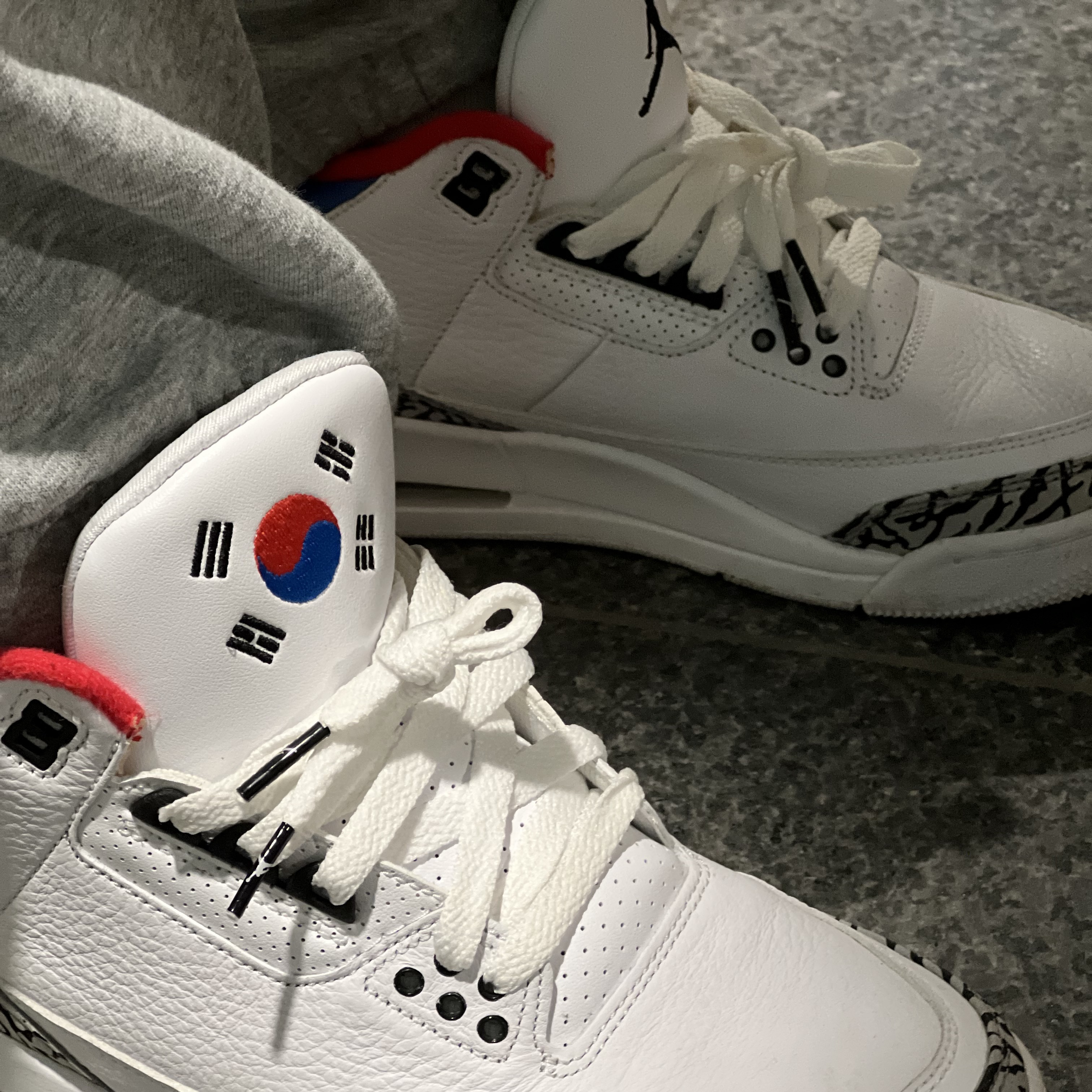 (W) Jordan 3 Retro Seoul, Supreme x Nike Arc Corduroy Hooded Jacket Black - 22SS 착용 스타일 - 2