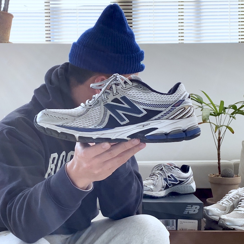 New Balance 860v2 Metallic Silver, New Balance x Dime 860v2 Silver 착용 스타일 - 2