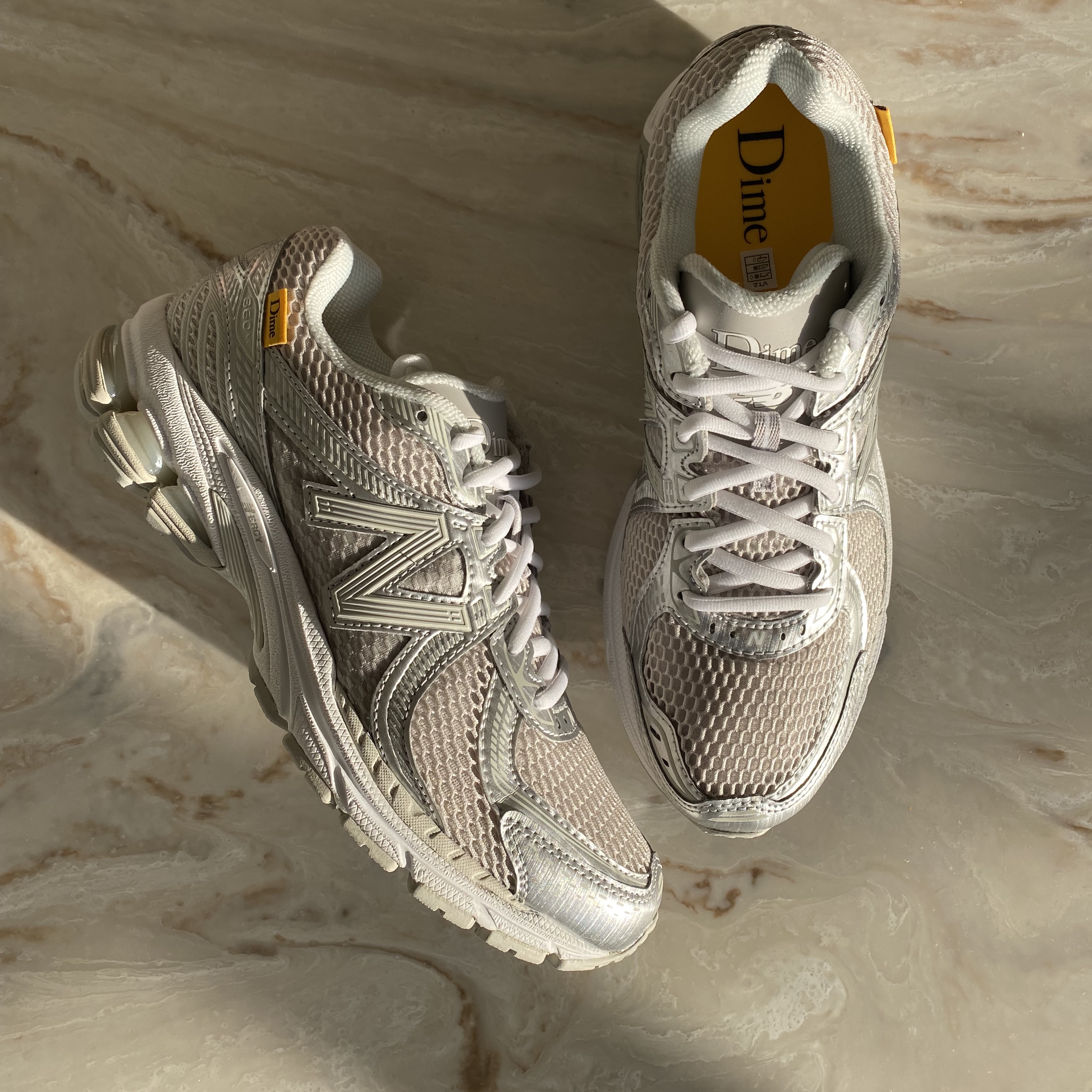 New Balance 860v2 Metallic Silver, New Balance x Dime 860v2 Silver 착용 스타일 - 4