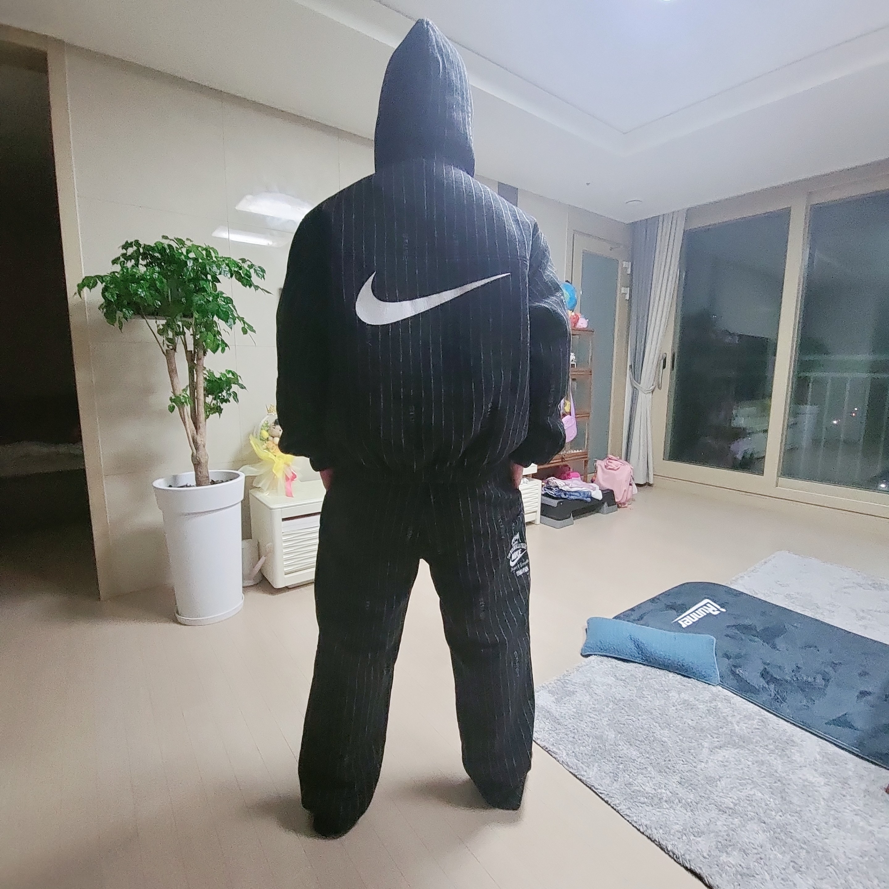 Nike x Stussy NRG Striped Wool Jacket Black (DR4023-010), Nike x Stussy NRG Striped Wool Pants Black (DR4021-010) 착용 스타일 - 1