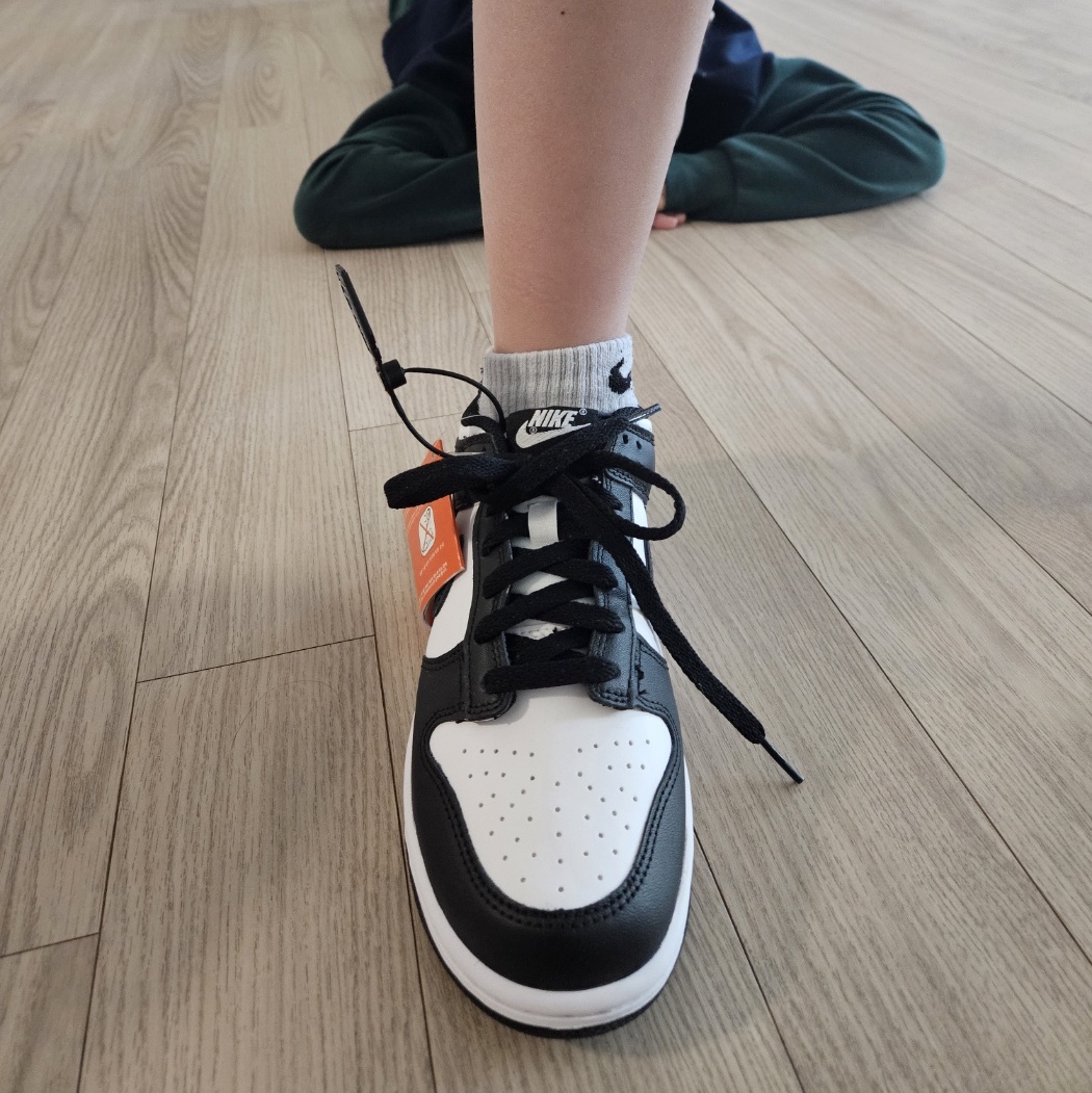 (GS) Nike Dunk Low Black 착용 스타일