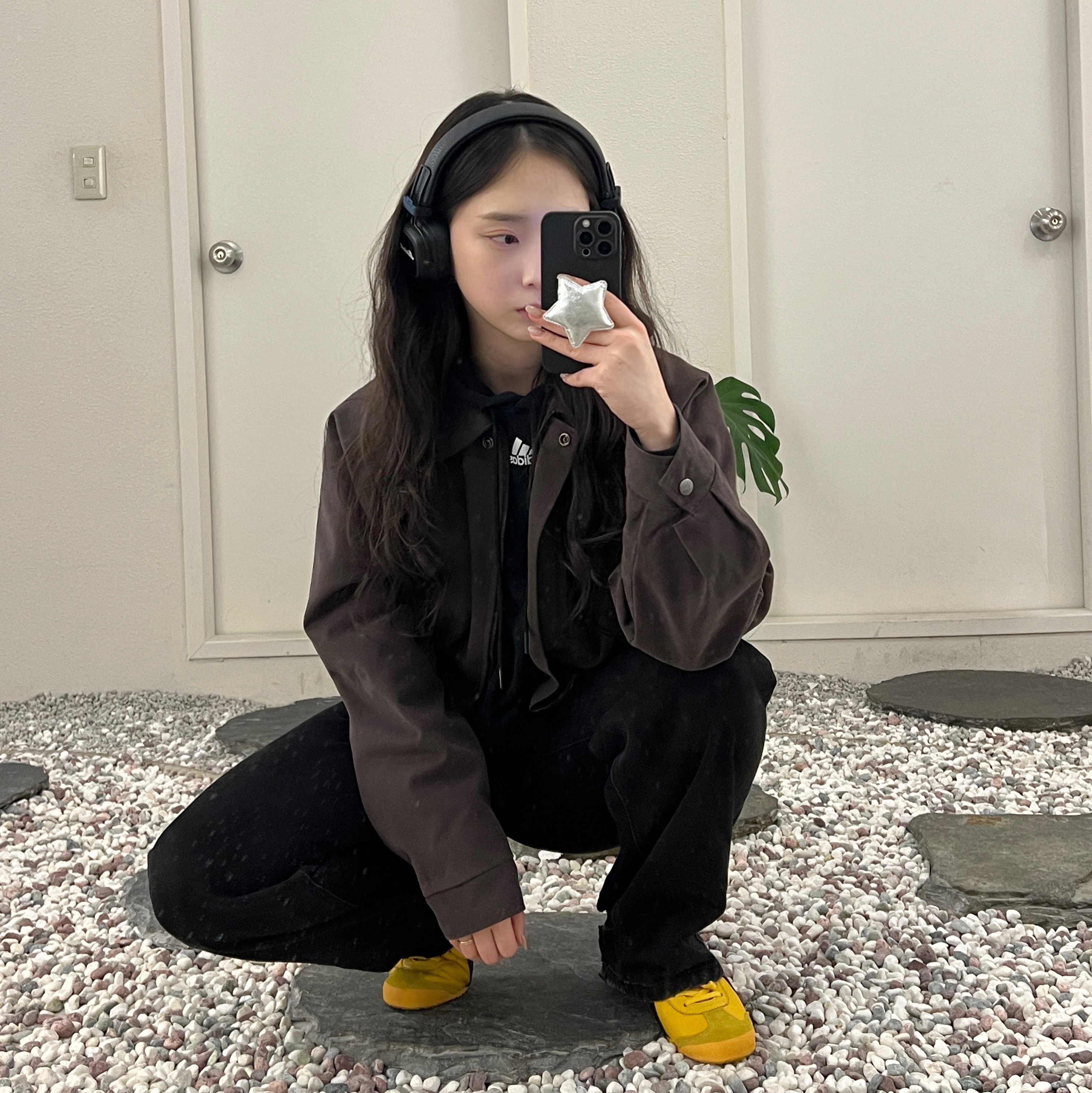 Onitsuka Tiger Mexico 66 Yellow Black 착용 스타일 - 1