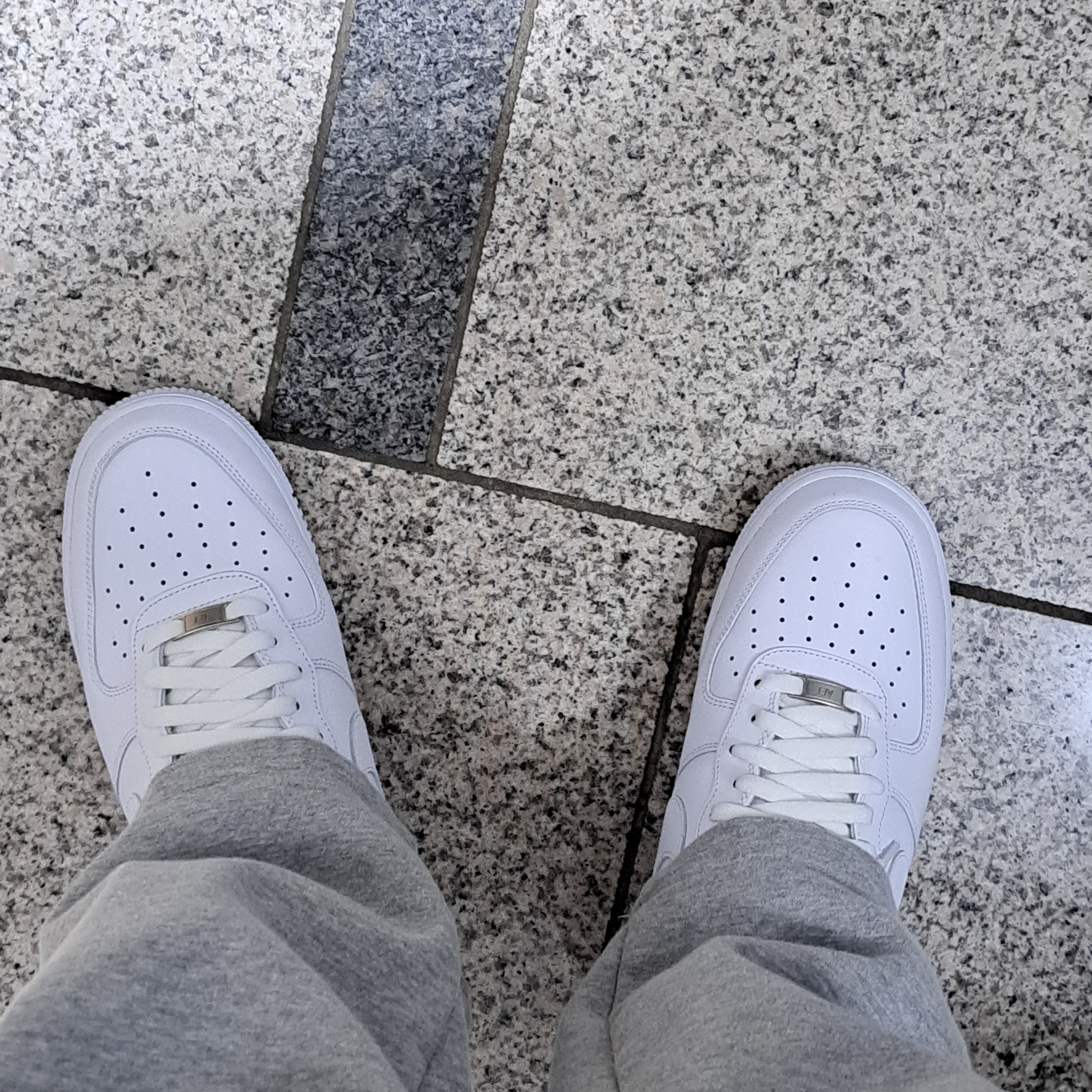 Nike Air Force 1 '07 Low White 착용 스타일