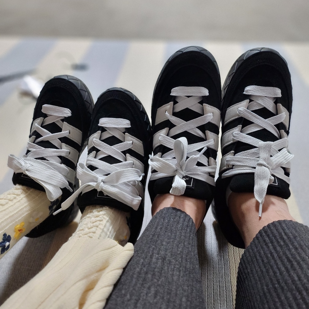 Adidas Adimatic Core Black Crystal White 착용 스타일