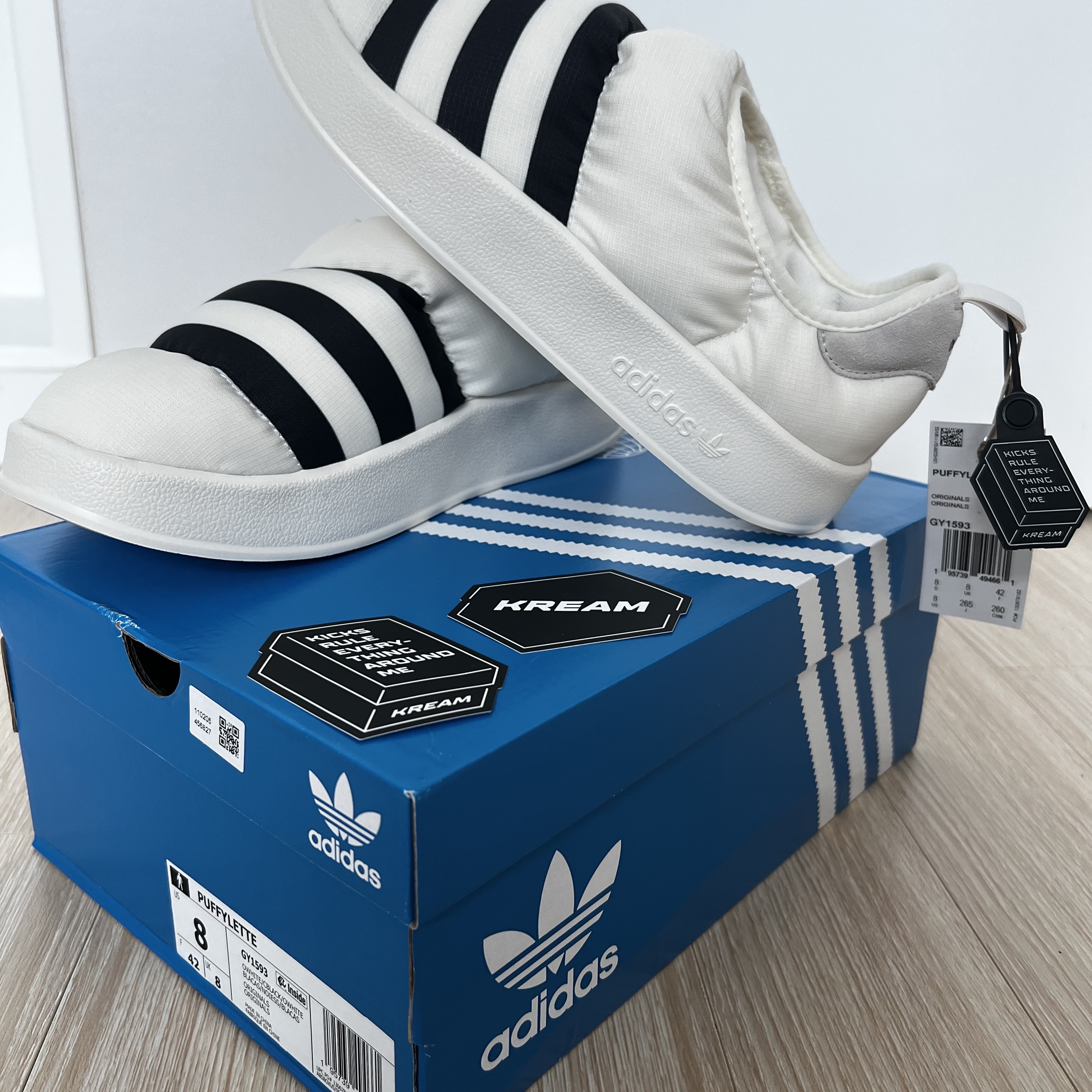 Adidas Puffylette Off White 착용 스타일 - 1