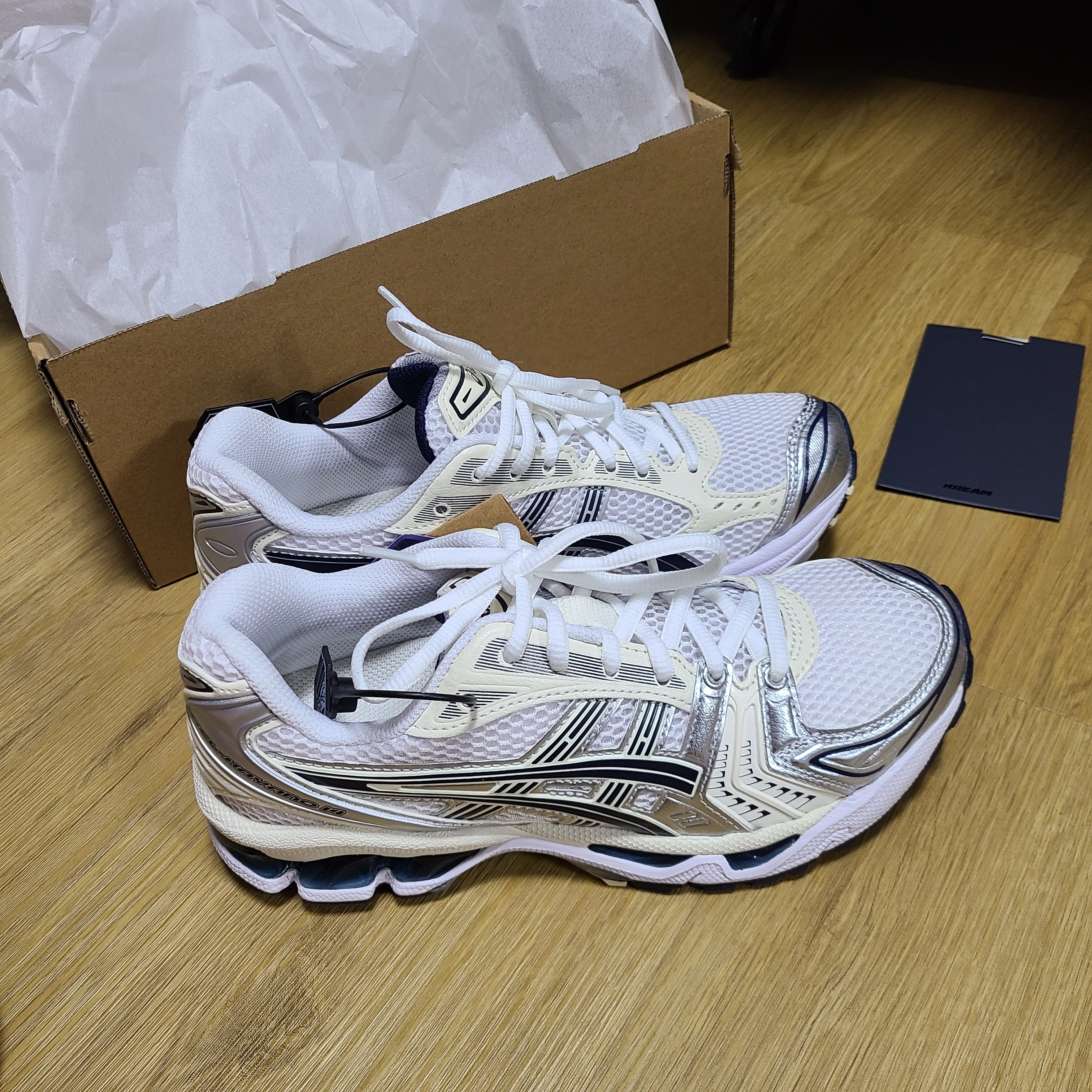 (W) Asics Gel-Kayano 14 White Midnight 착용 스타일