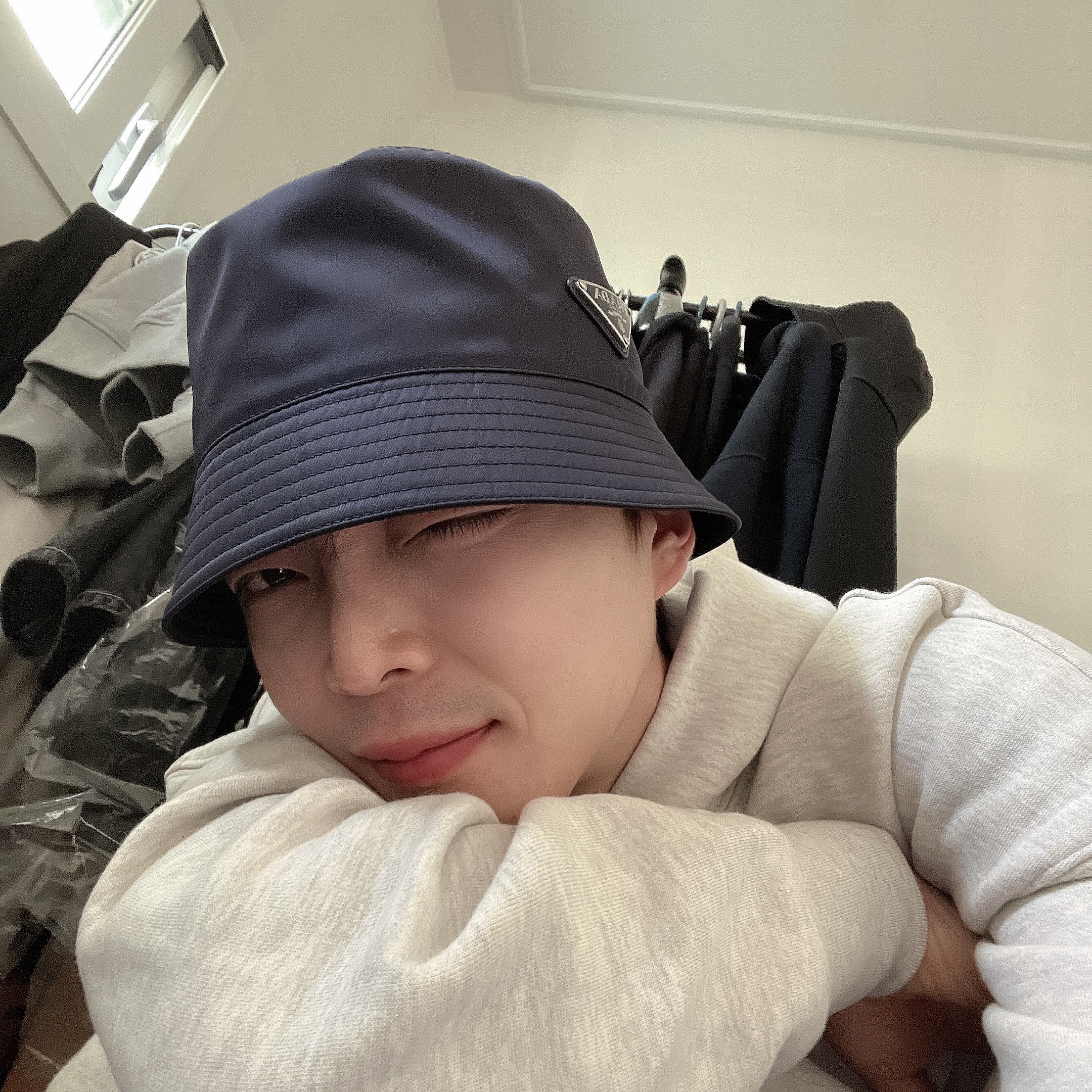 Essentials The Core Collection Hoodie Light Oatmeal, Essentials The Core Collection Sweatpants Light Oatmeal 착용 스타일
