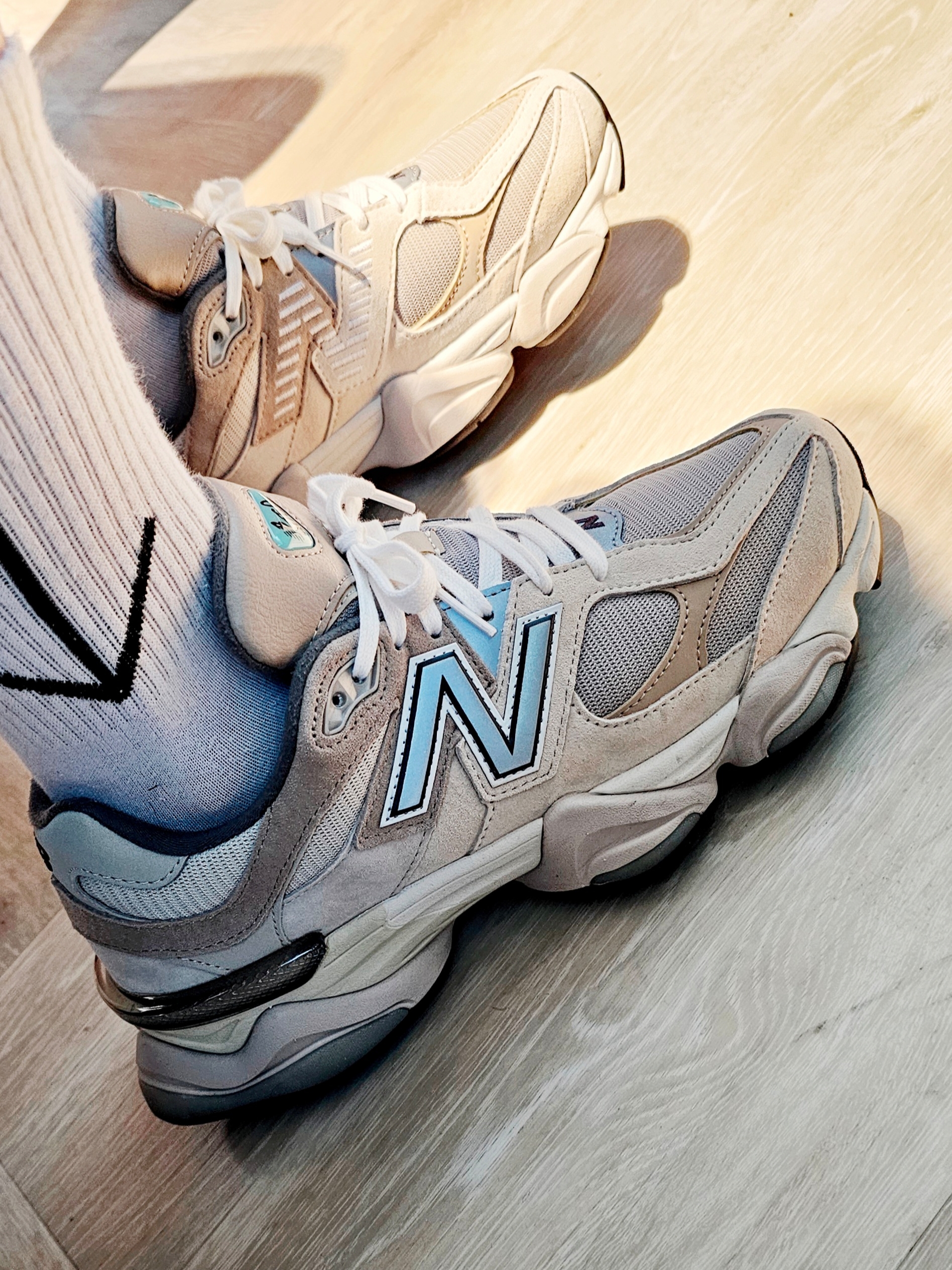 New Balance 9060 Sea Salt 착용 스타일
