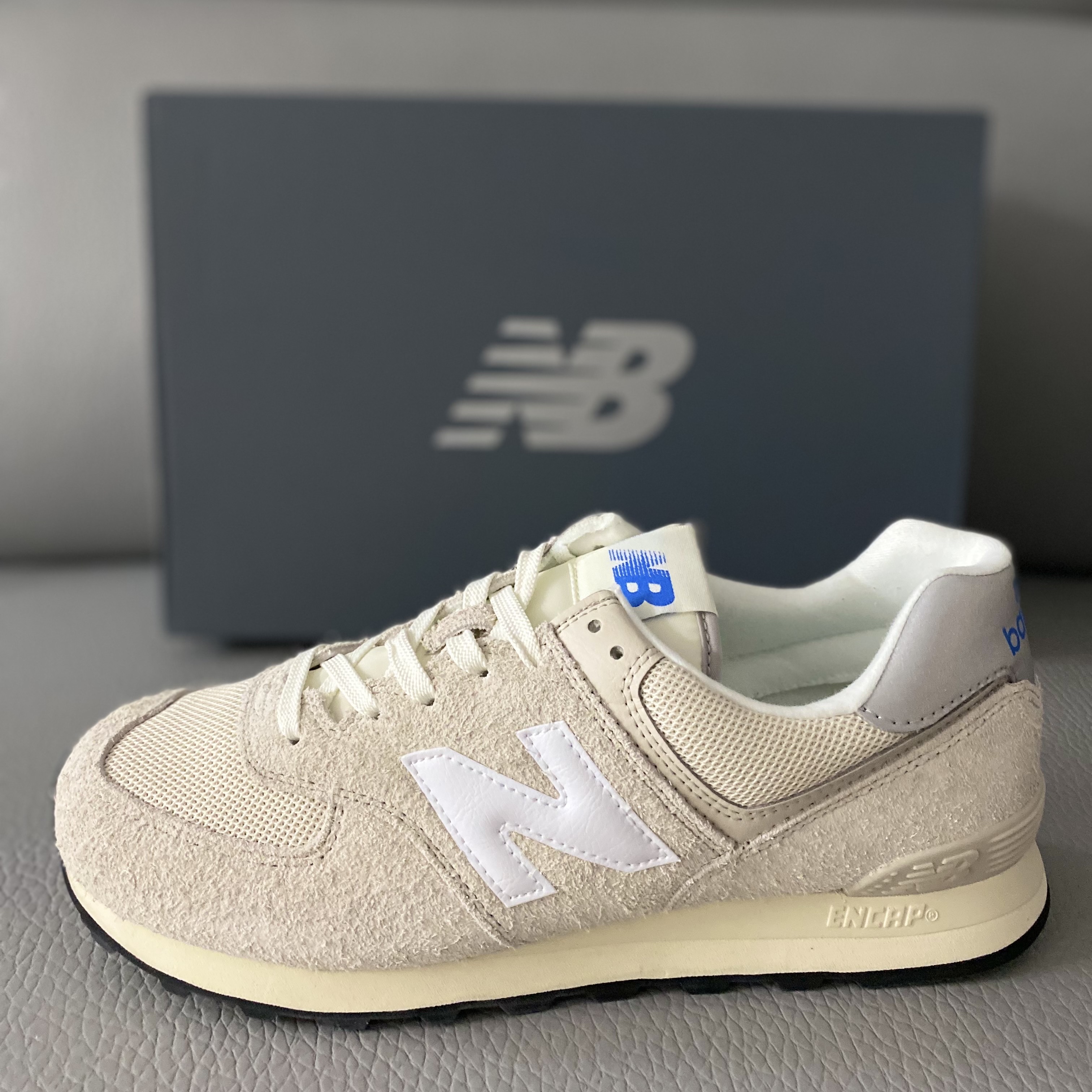 New Balance 574 Heritage Reflection Grey 착용 스타일