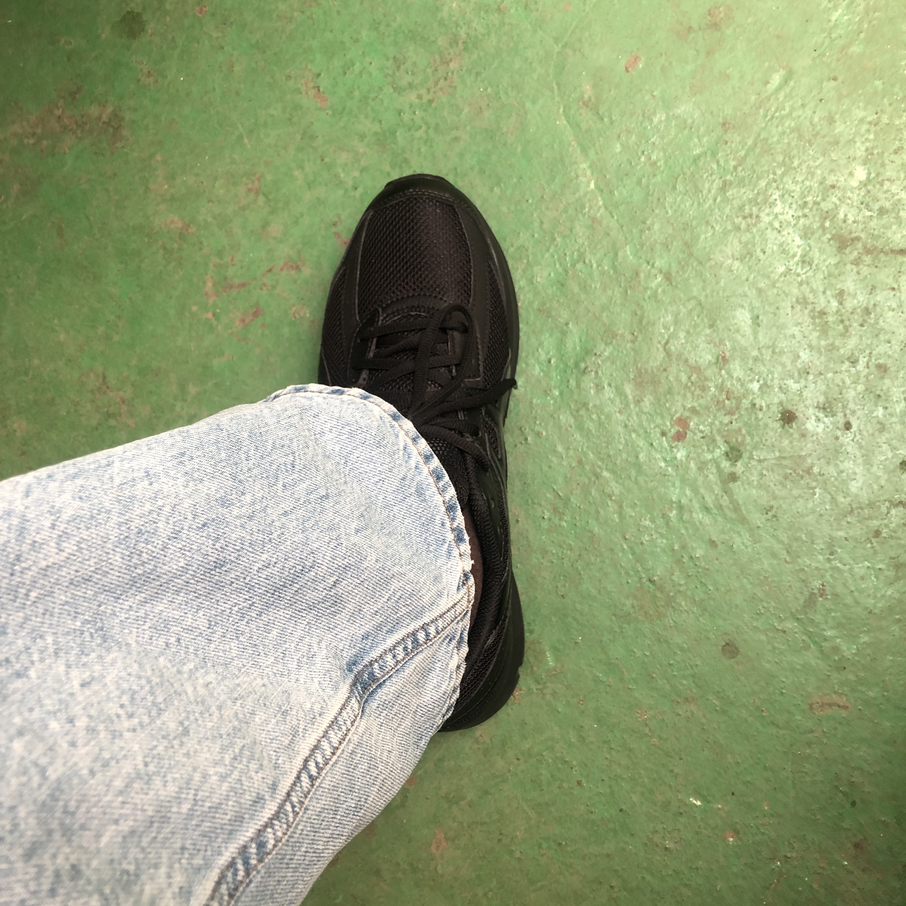 Asics Jog 100 S Black - 2E Wide 착용 스타일