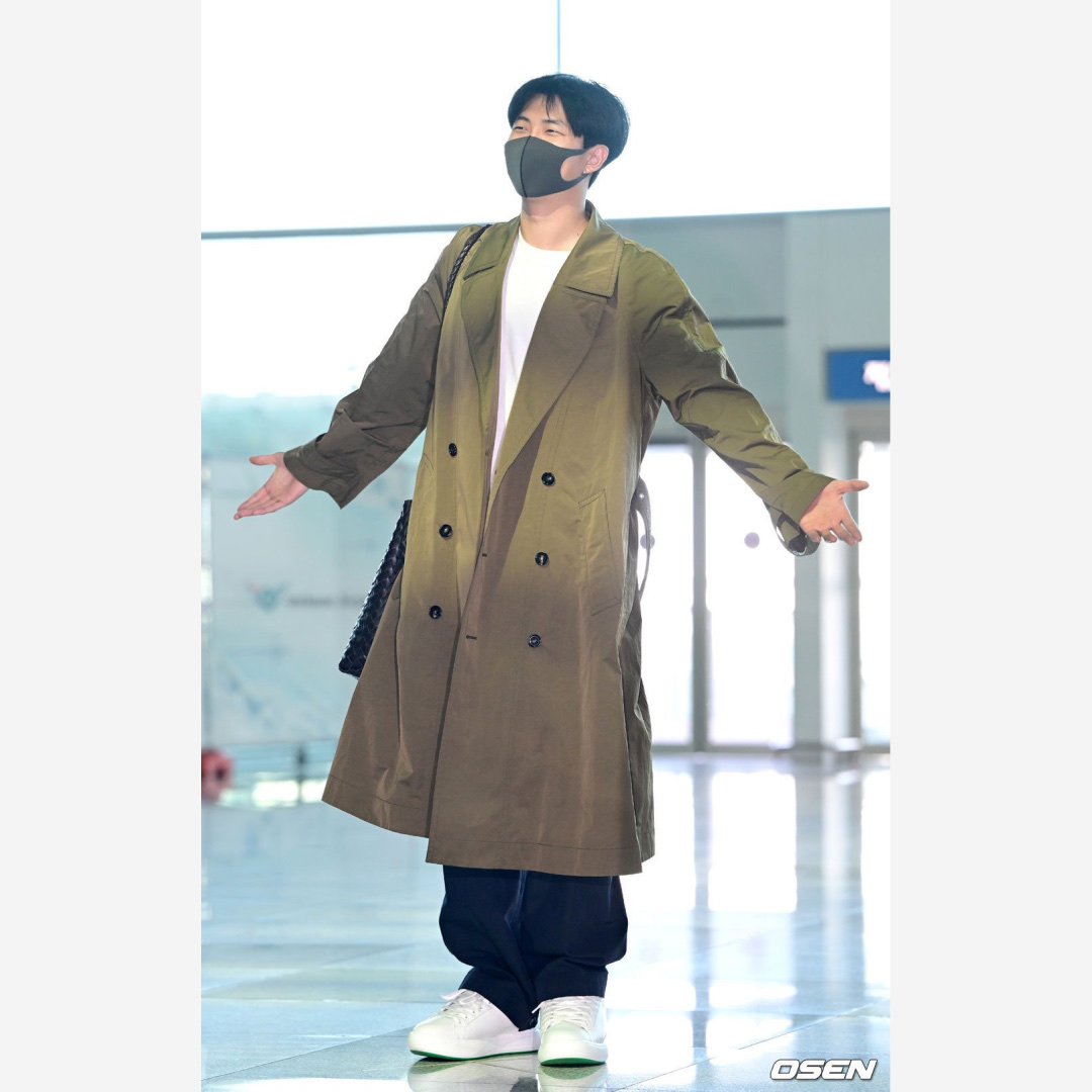 Bottega Veneta Pillow Sneaker Optic White Parakeet 착용 스타일 - 3