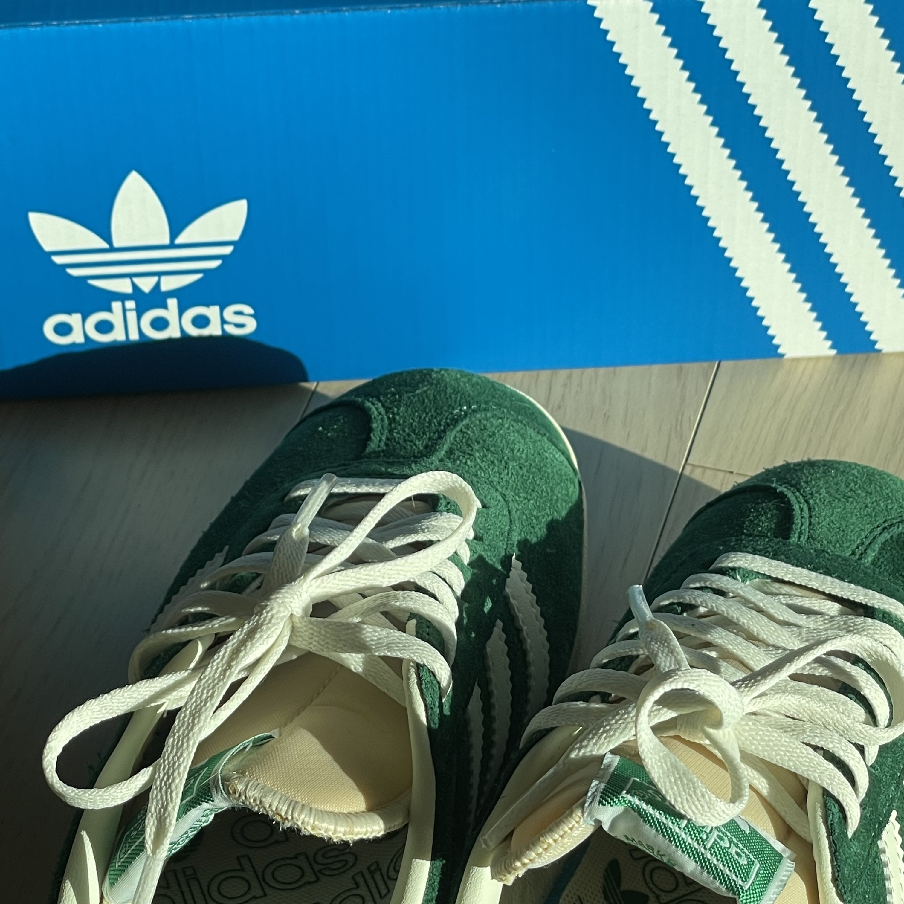 Adidas Gazelle Dark Green Cream White 착용 스타일 - 4