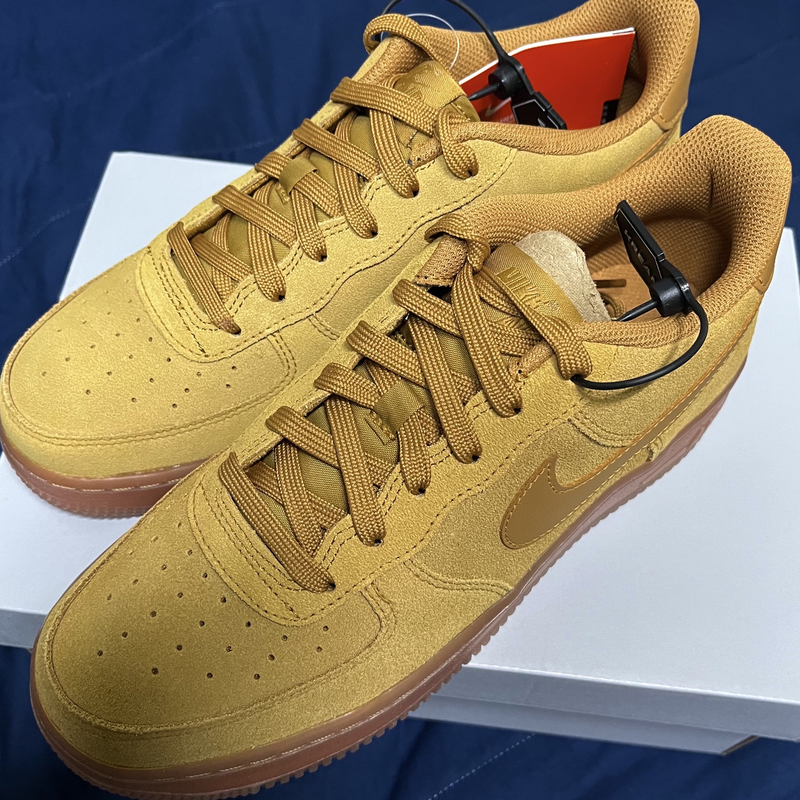 (GS) Nike Air Force 1 LV8 3 Wheat 착용 스타일 - 1
