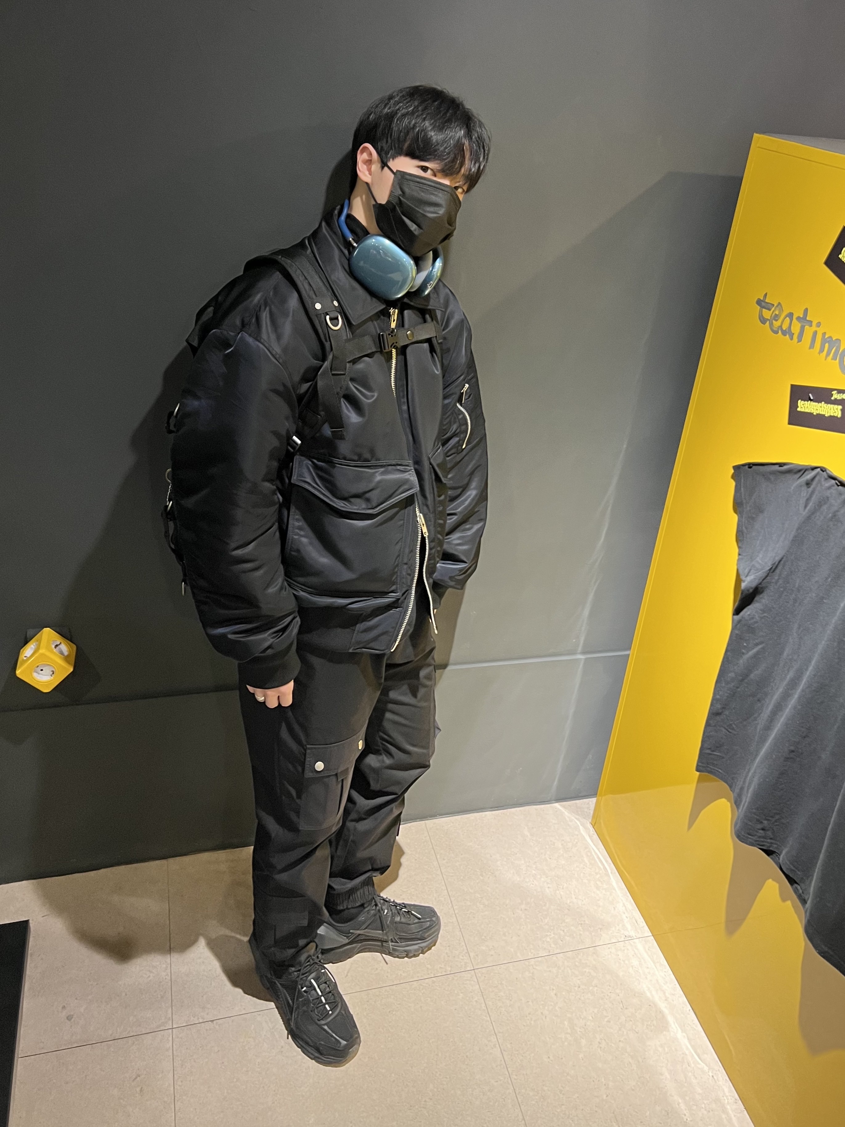 Nike x A-Cold-Wall Zoom Vomero 5 Black, Apple AirPods Max Lightning Sky Blue (Korean Ver.) 착용 스타일 - 3