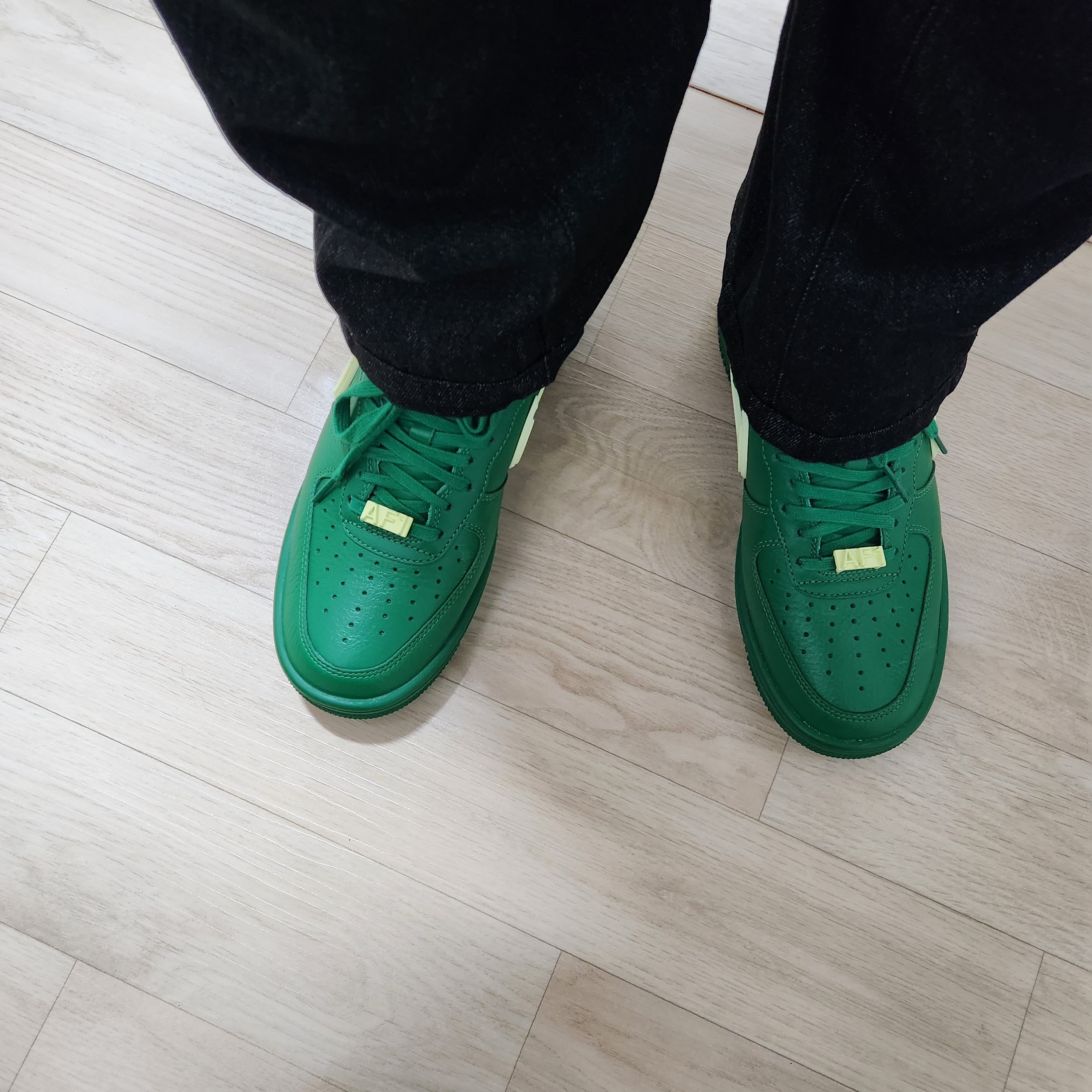 Nike x Ambush Air Force 1 Low SP Pine Green and Citron 착용 스타일