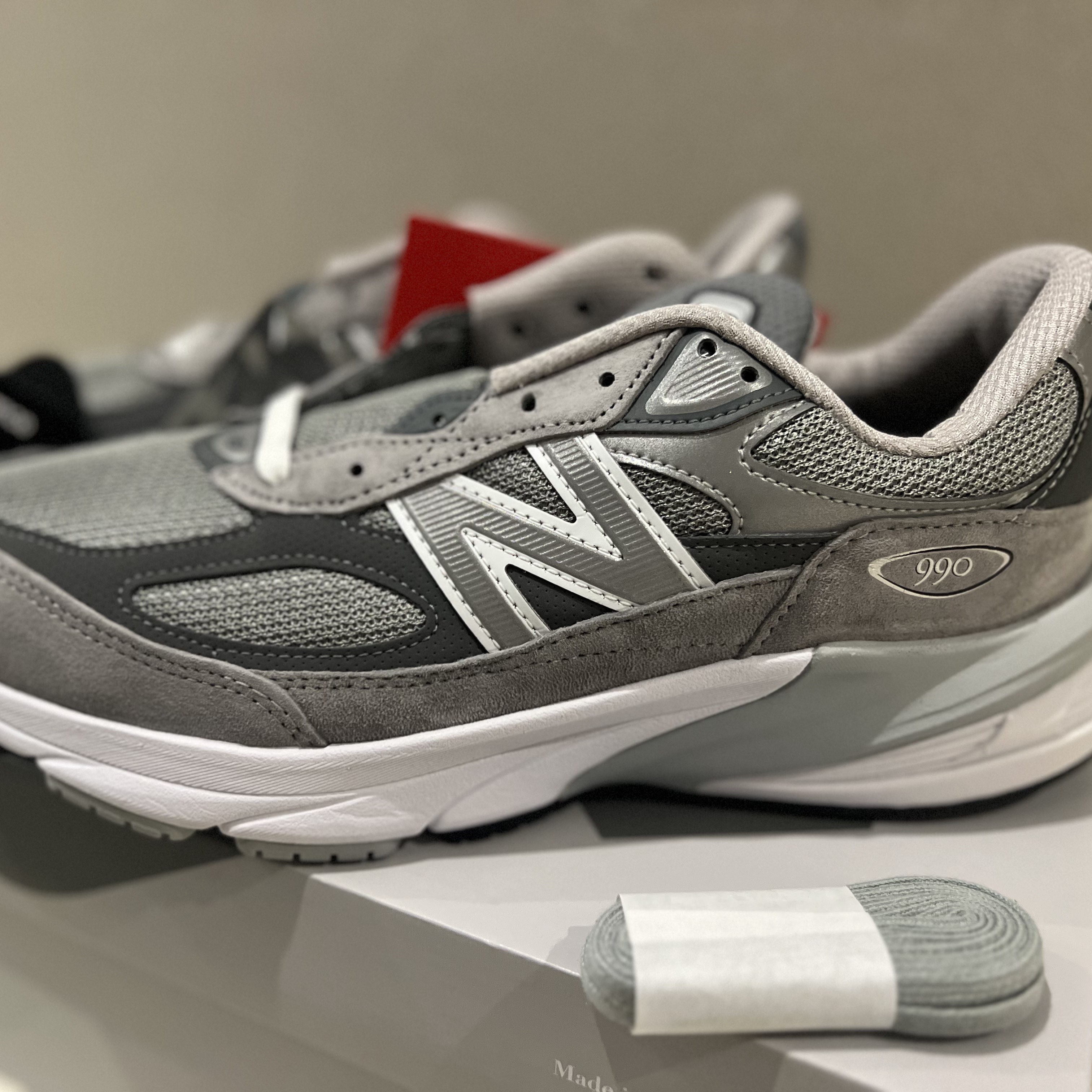 New Balance 990v6 Made in USA Grey - D Standard 착용 스타일 - 3