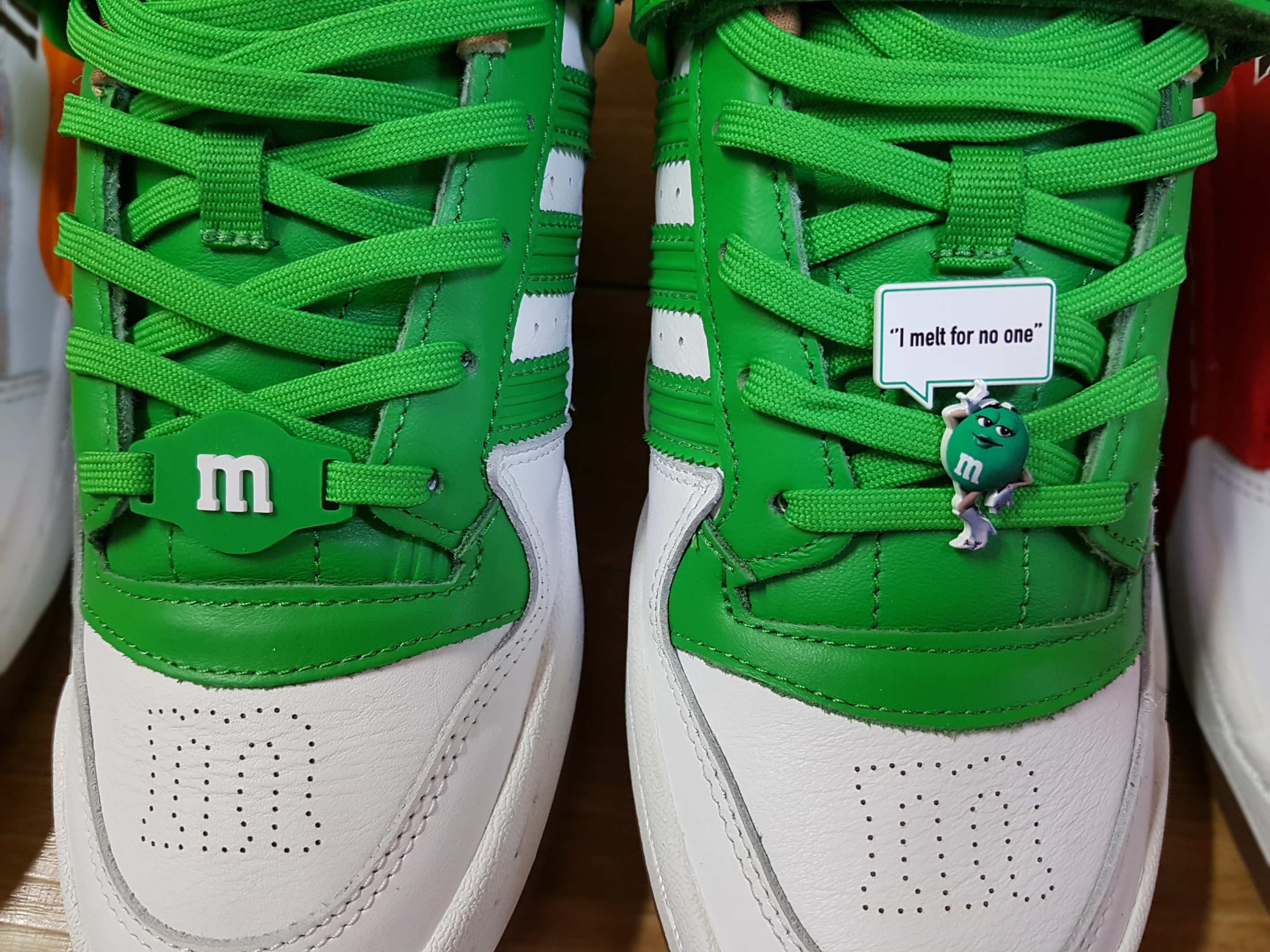 Adidas x M&Ms Forum 84 Low Yellow 착용 스타일 - 2