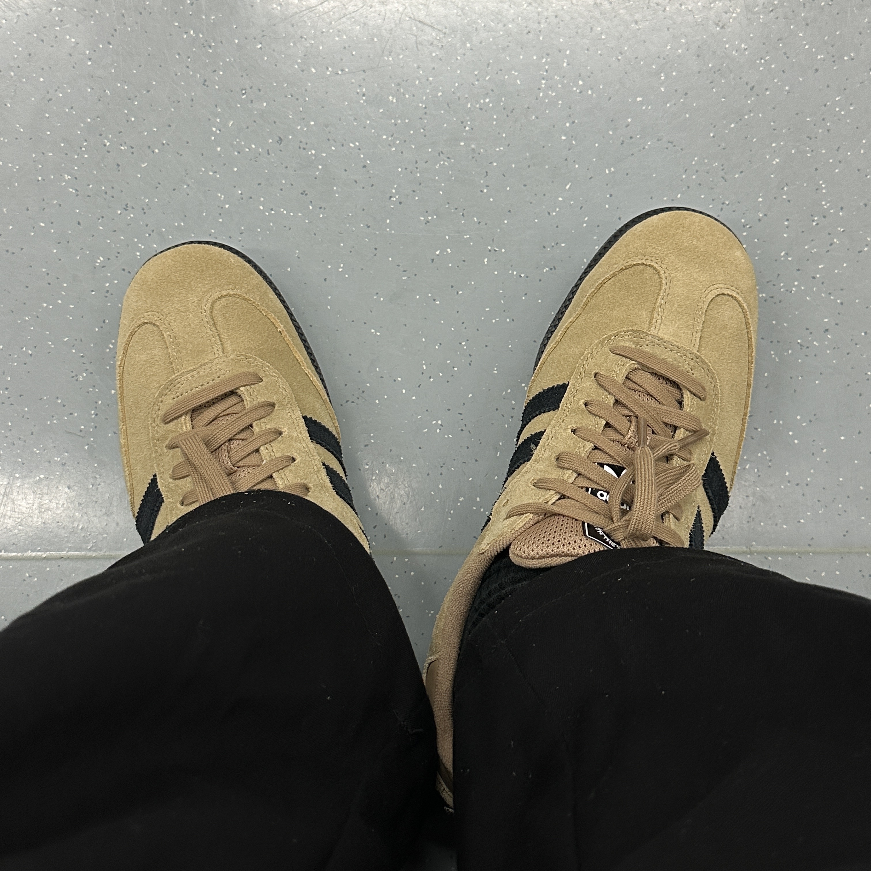 Adidas Samba ADV Cardboard 착용 스타일