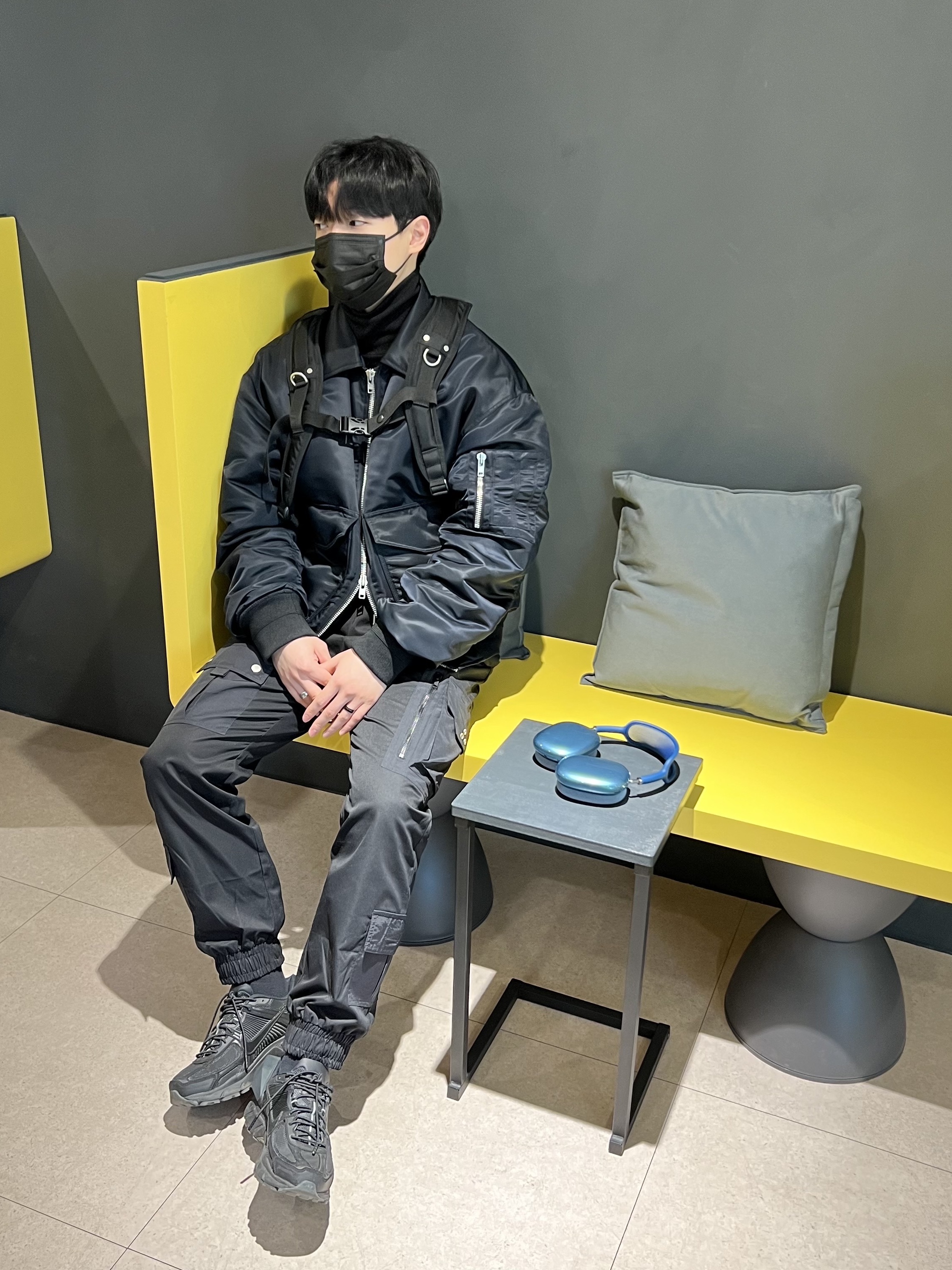 Nike x A-Cold-Wall Zoom Vomero 5 Black, Apple AirPods Max Lightning Sky Blue (Korean Ver.) 착용 스타일 - 1