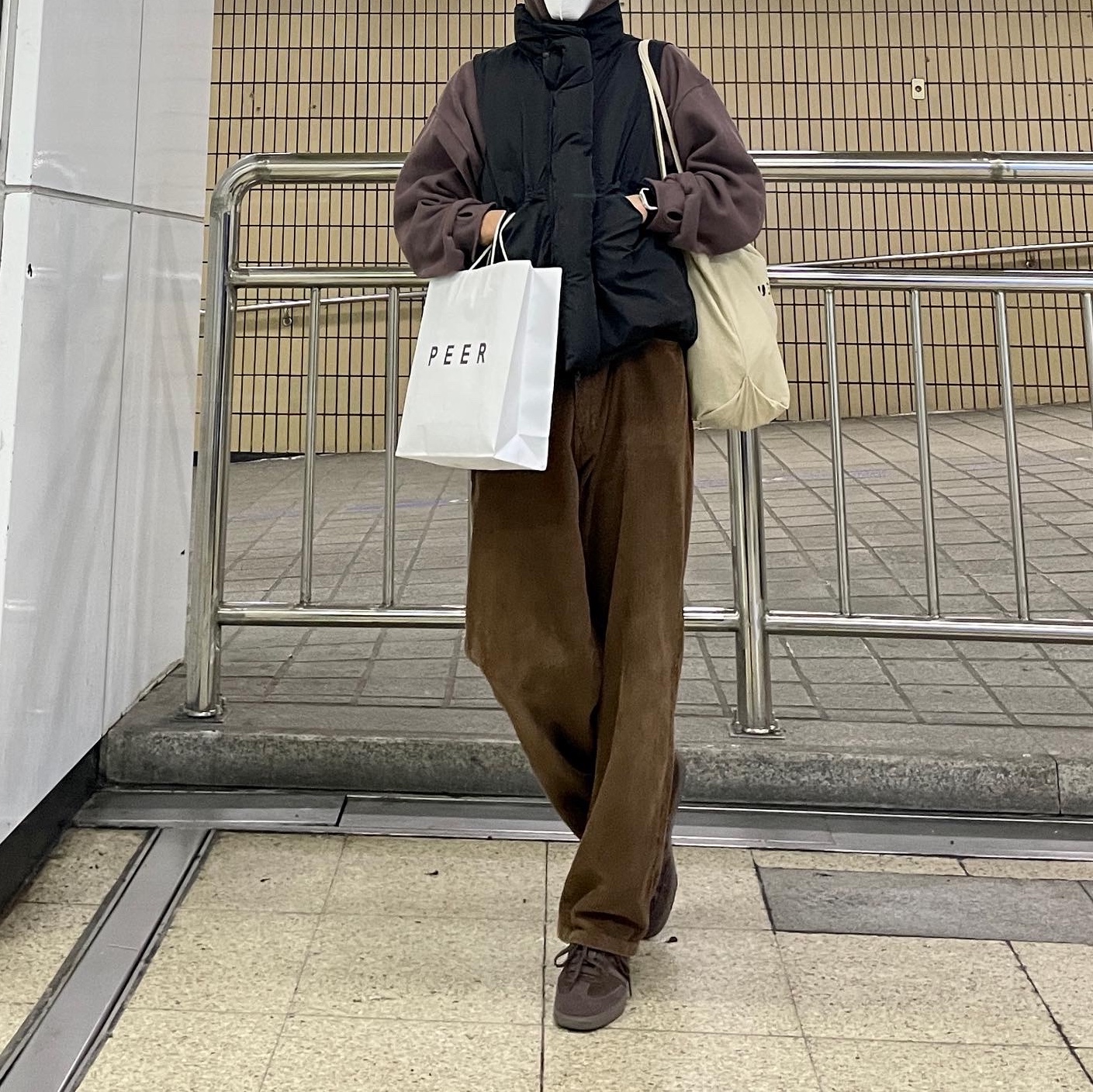 Adidas Samba Brown 착용 스타일 - 1