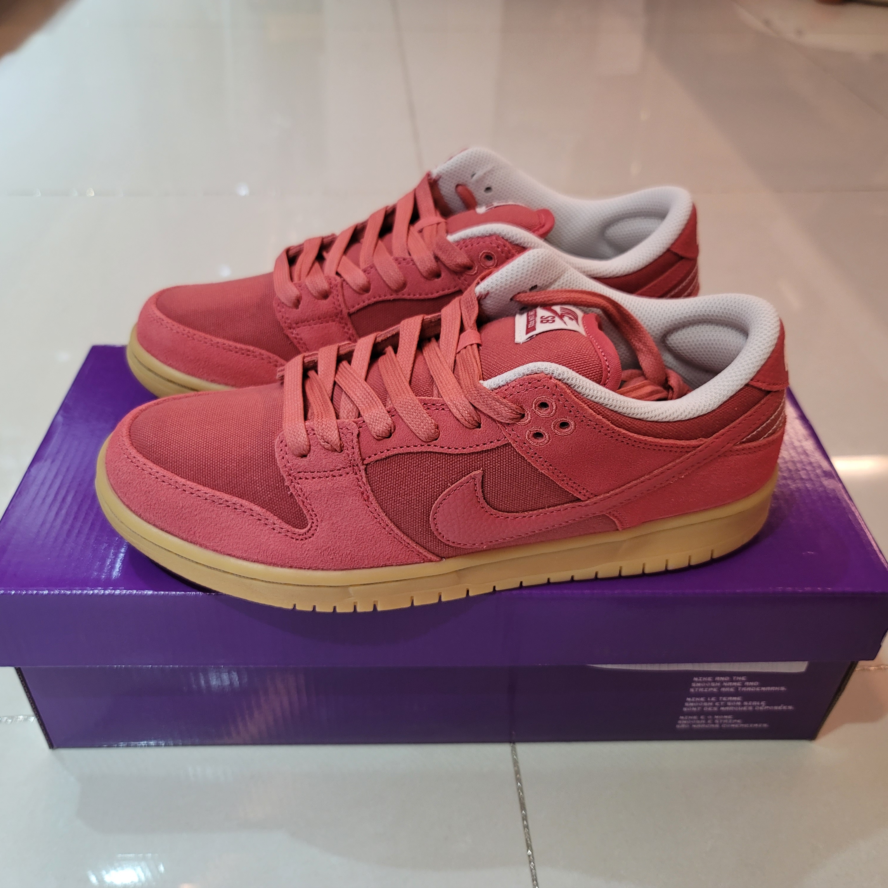 Nike SB Dunk Low Adobe 착용 스타일 - 2