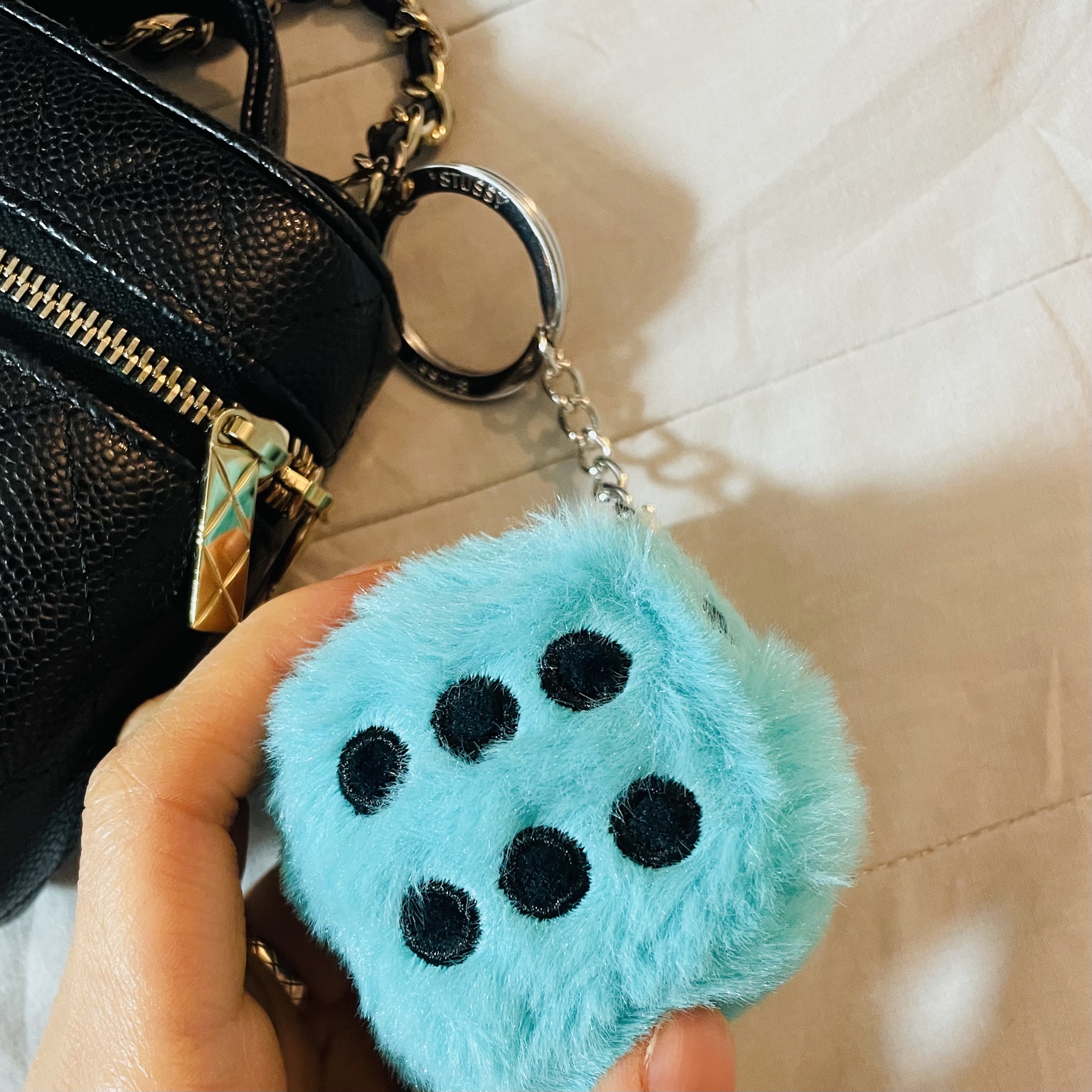 Stussy Fuzzy Dice Keychain Teal, Chanel Small Vanity with Chain Grained Calfskin & Gold Black 착용 스타일