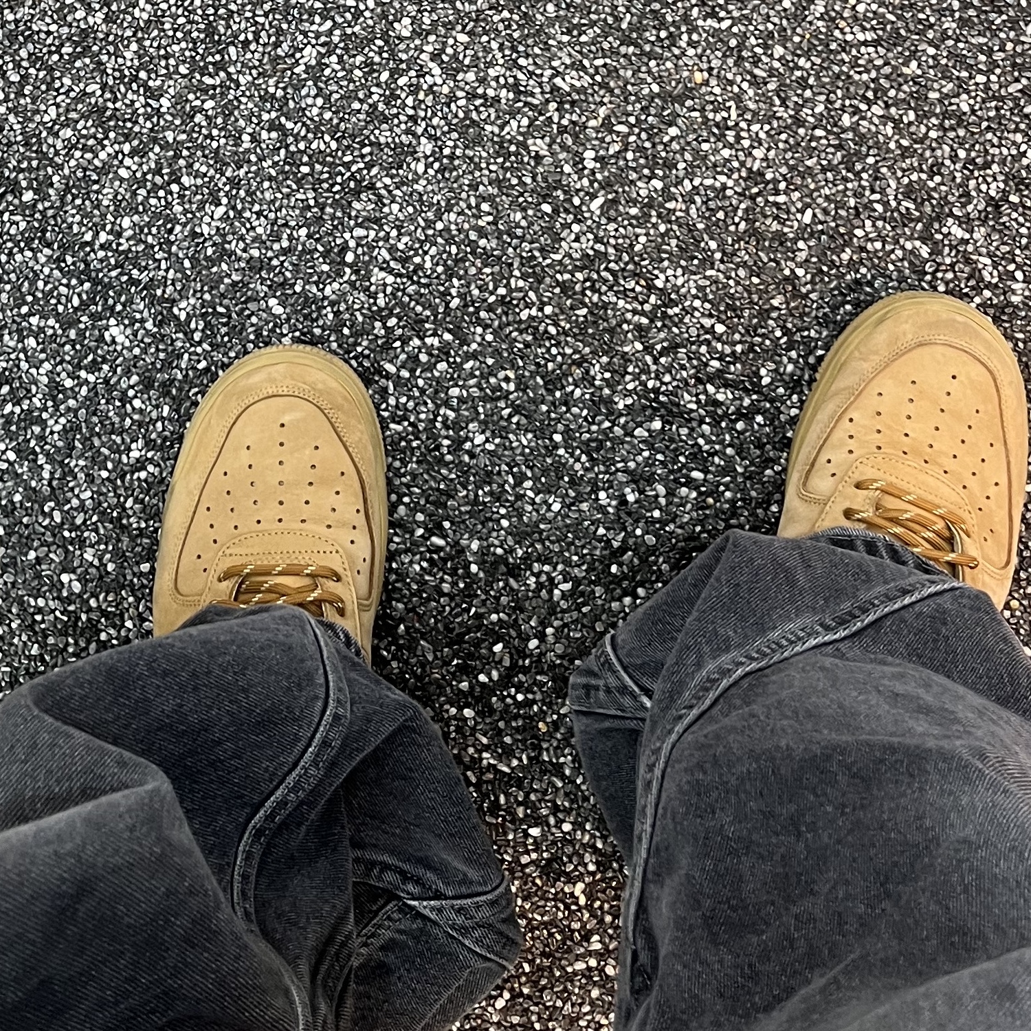 Nike Air Force 1 '07 WB Flax 착용 스타일