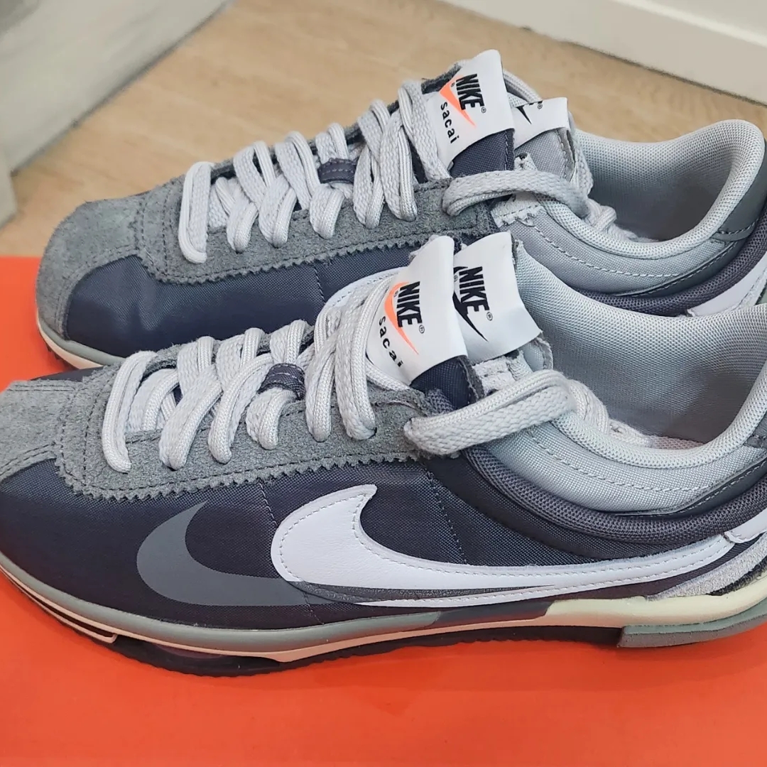 Nike x Sacai Zoom Cortez SP Iron Grey 착용 스타일 - 3