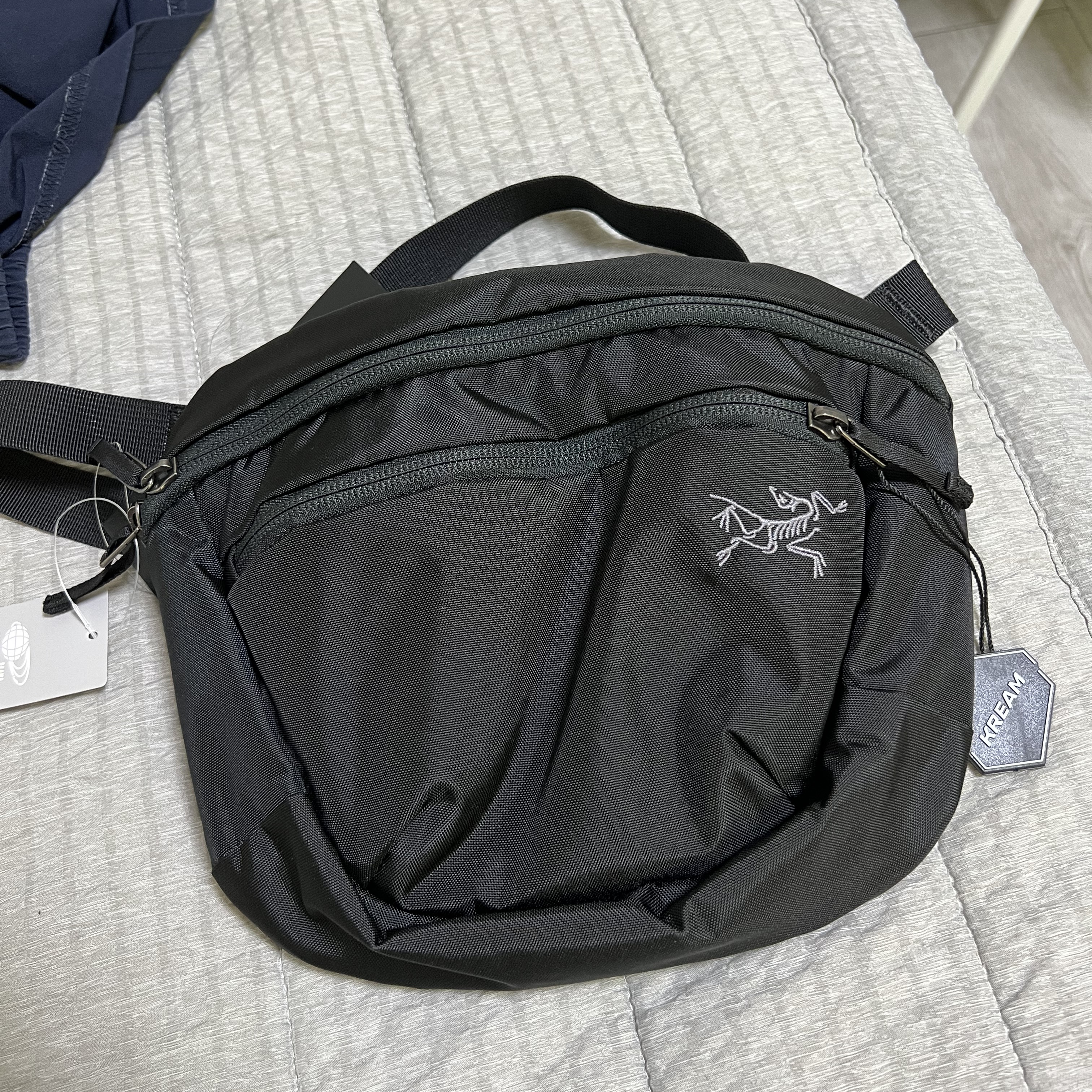 Arc'teryx Mantis 2 Waistpack Black 착용 스타일