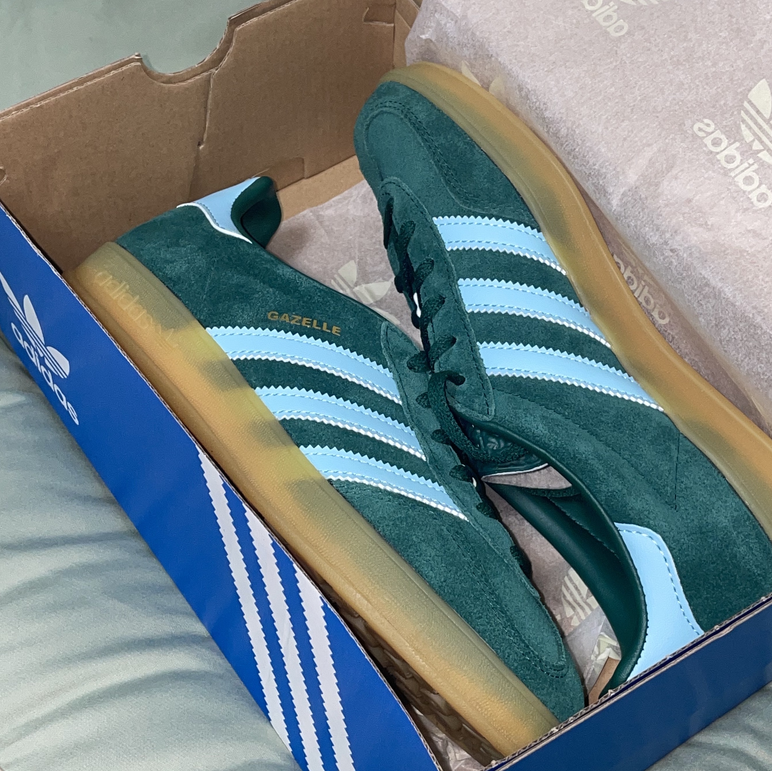 Adidas Gazelle Indoor Collegiate Green Hazy Sky 착용 스타일 - 2