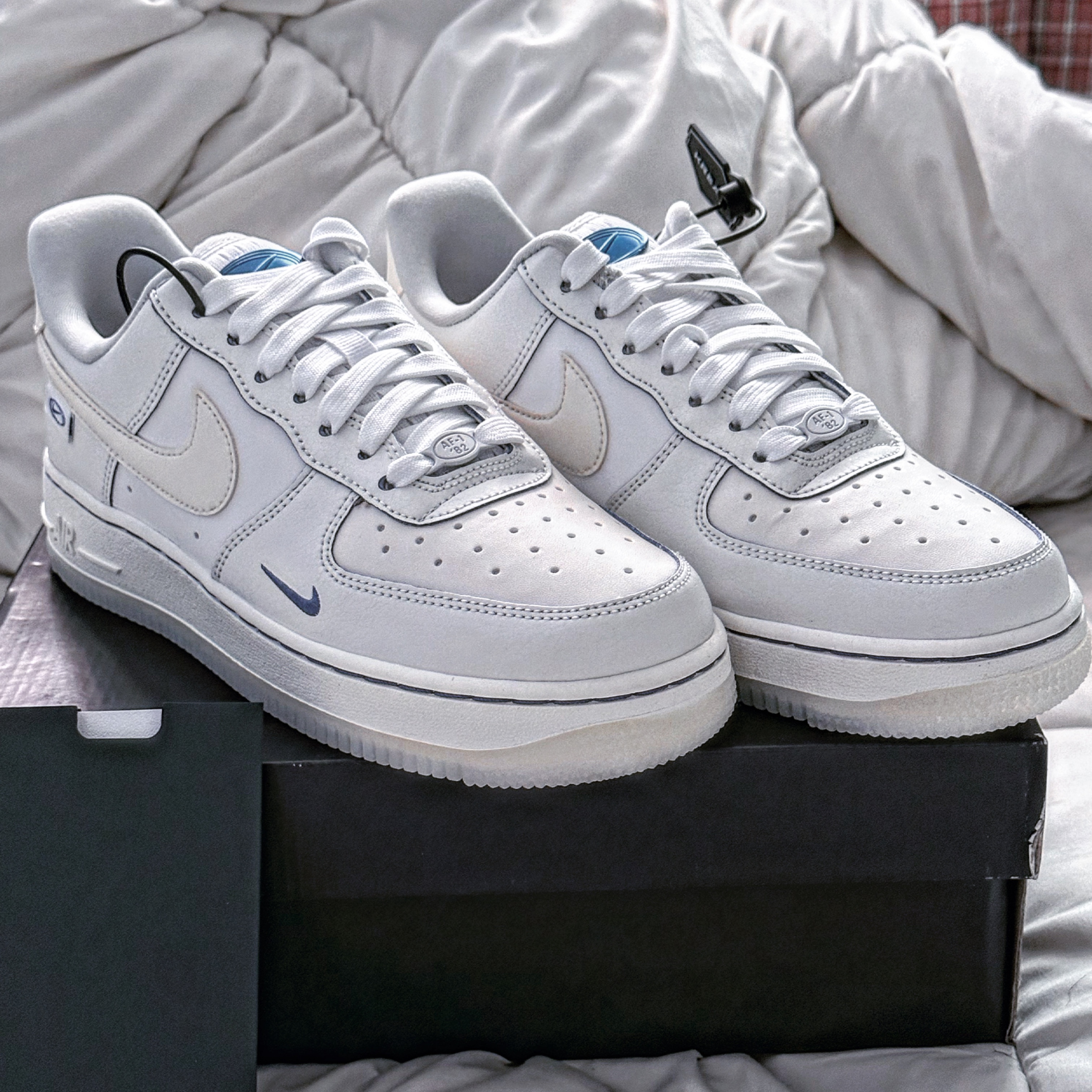 (W) Nike Air Force 1 '07 LX Game Royal Sail 착용 스타일