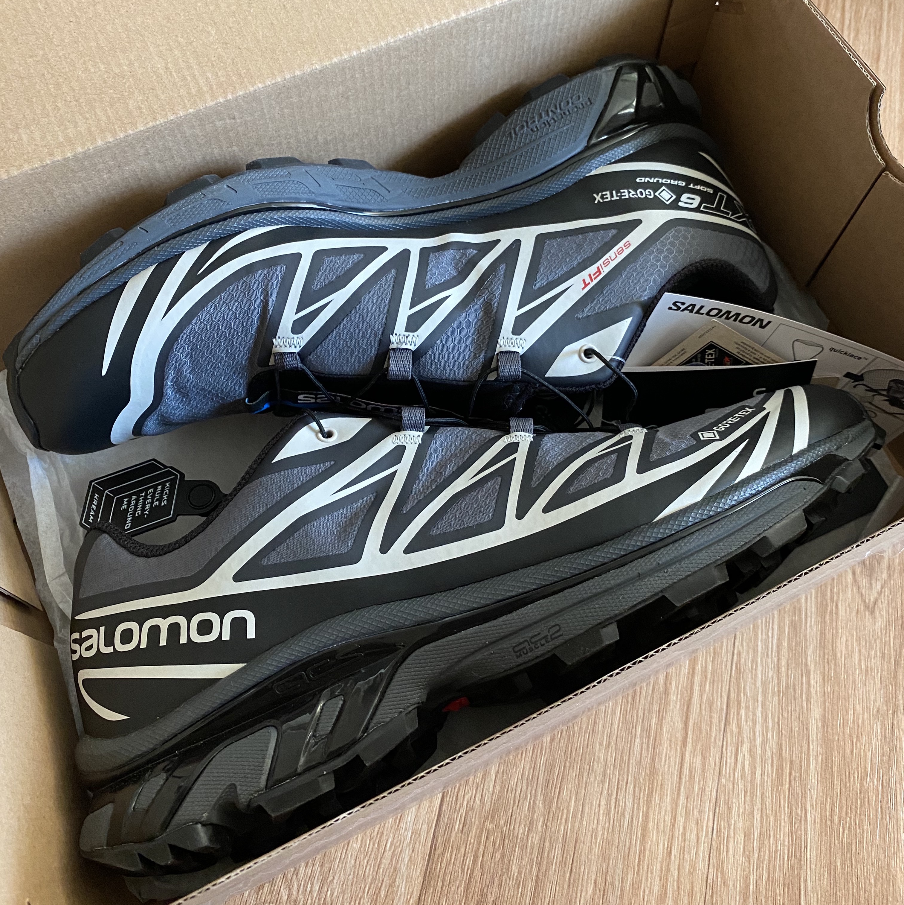 Salomon XT-6 Gore-Tex Black Ebony 착용 스타일
