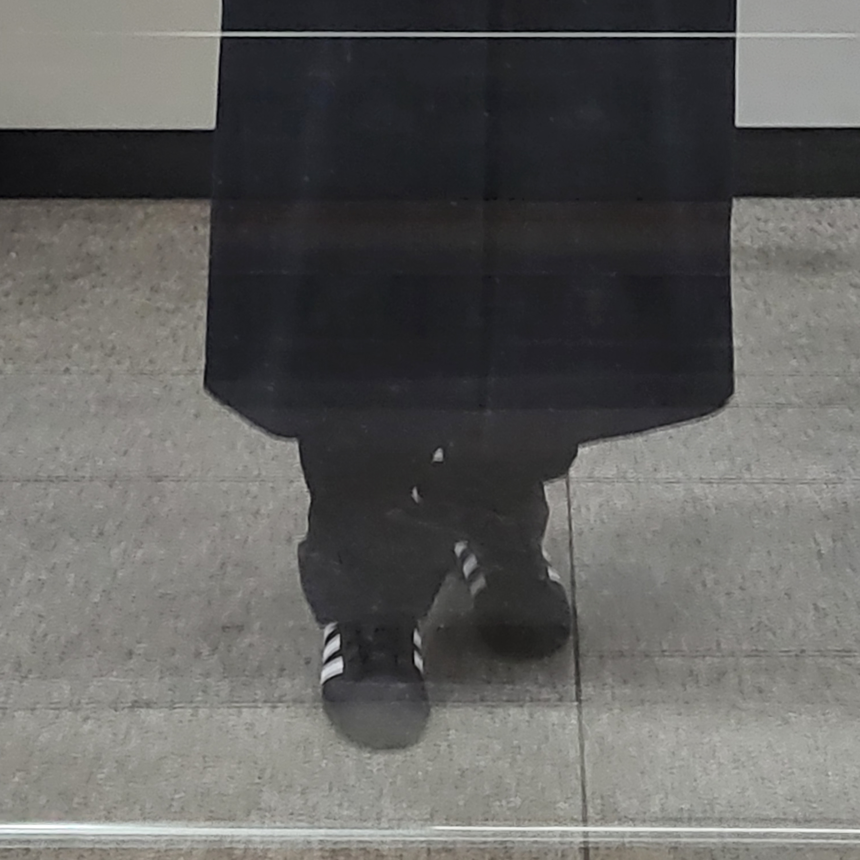 Adidas Superstar Core Black White 착용 스타일