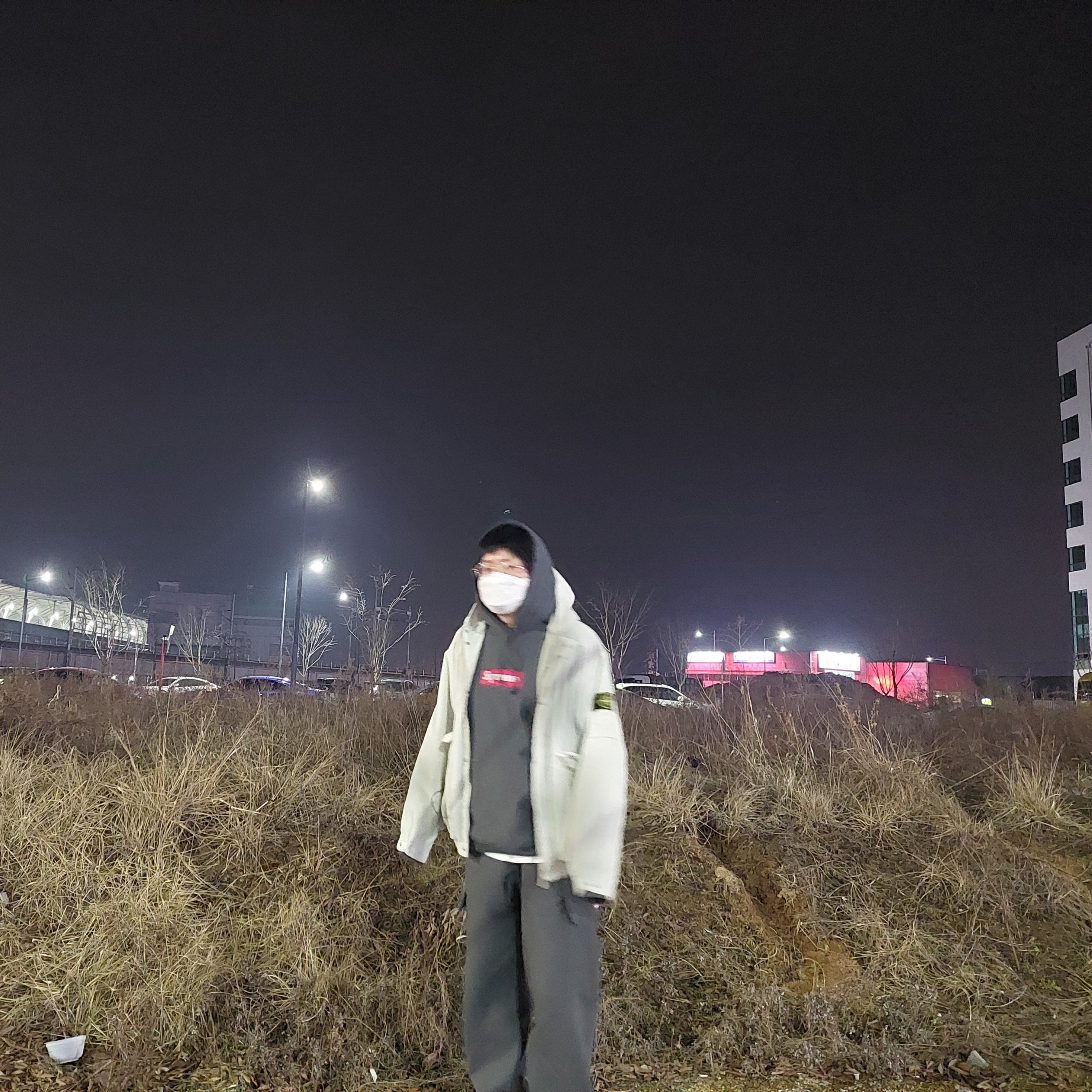 Supreme x Stone Island Corduroy Jacket Stone - 20FW, Supreme Box Logo Hooded Sweatshirt Charcoal - 21FW 착용 스타일