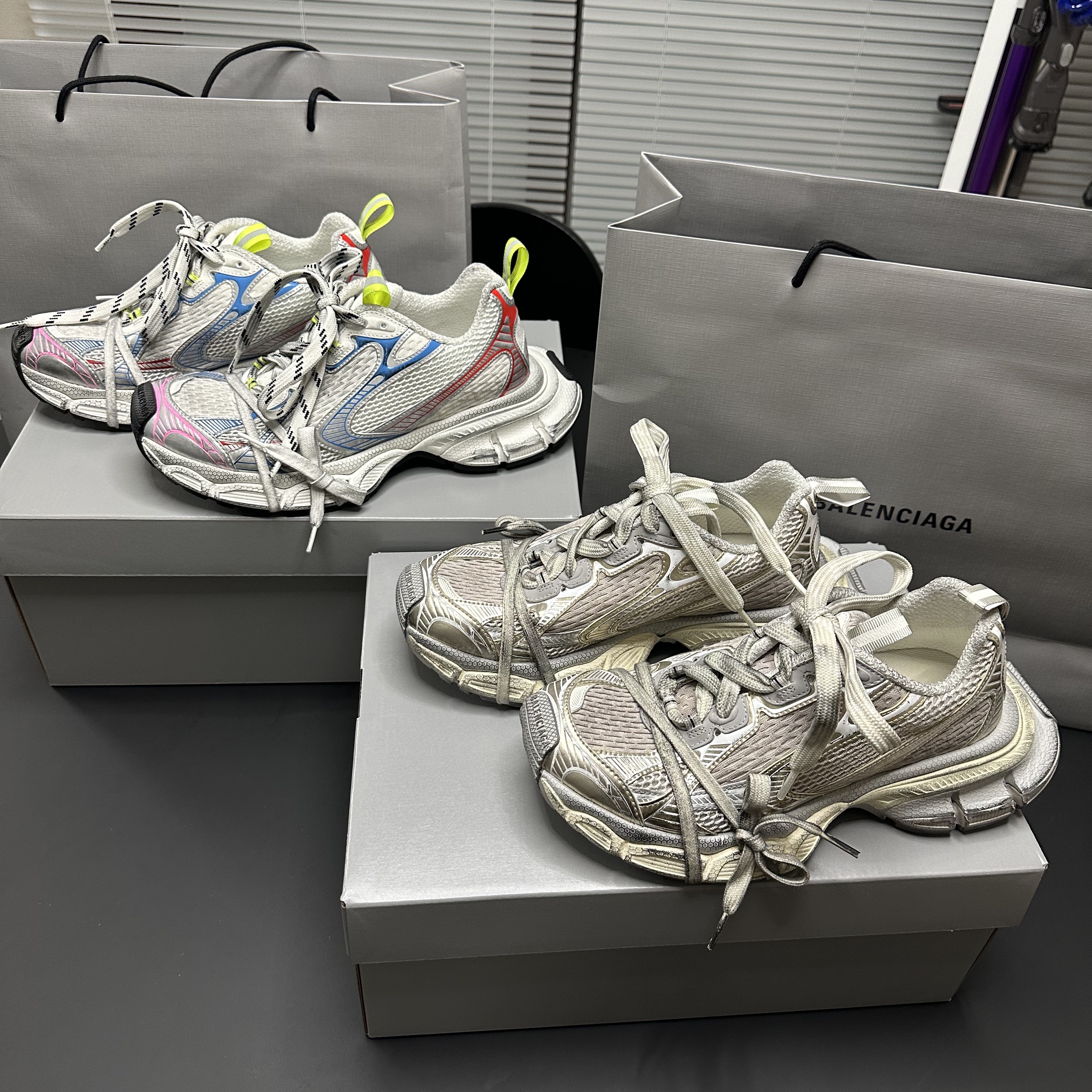 Balenciaga 3XL Sneakers White Red Blue, (W) Balenciaga 3XL Sneakers Light Beige 착용 스타일 - 2