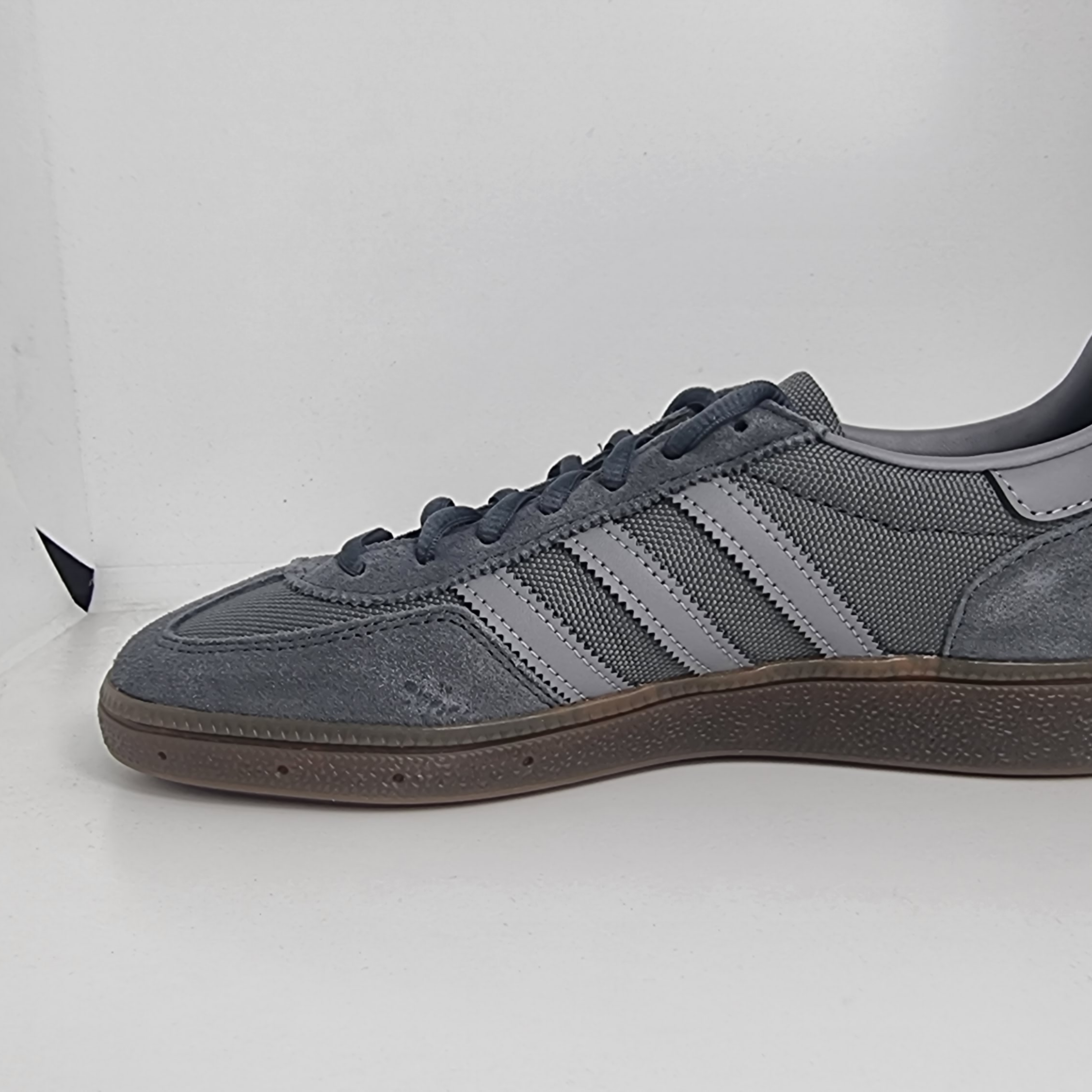 Adidas Spezial Handball Grey Gum 착용 스타일 - 2