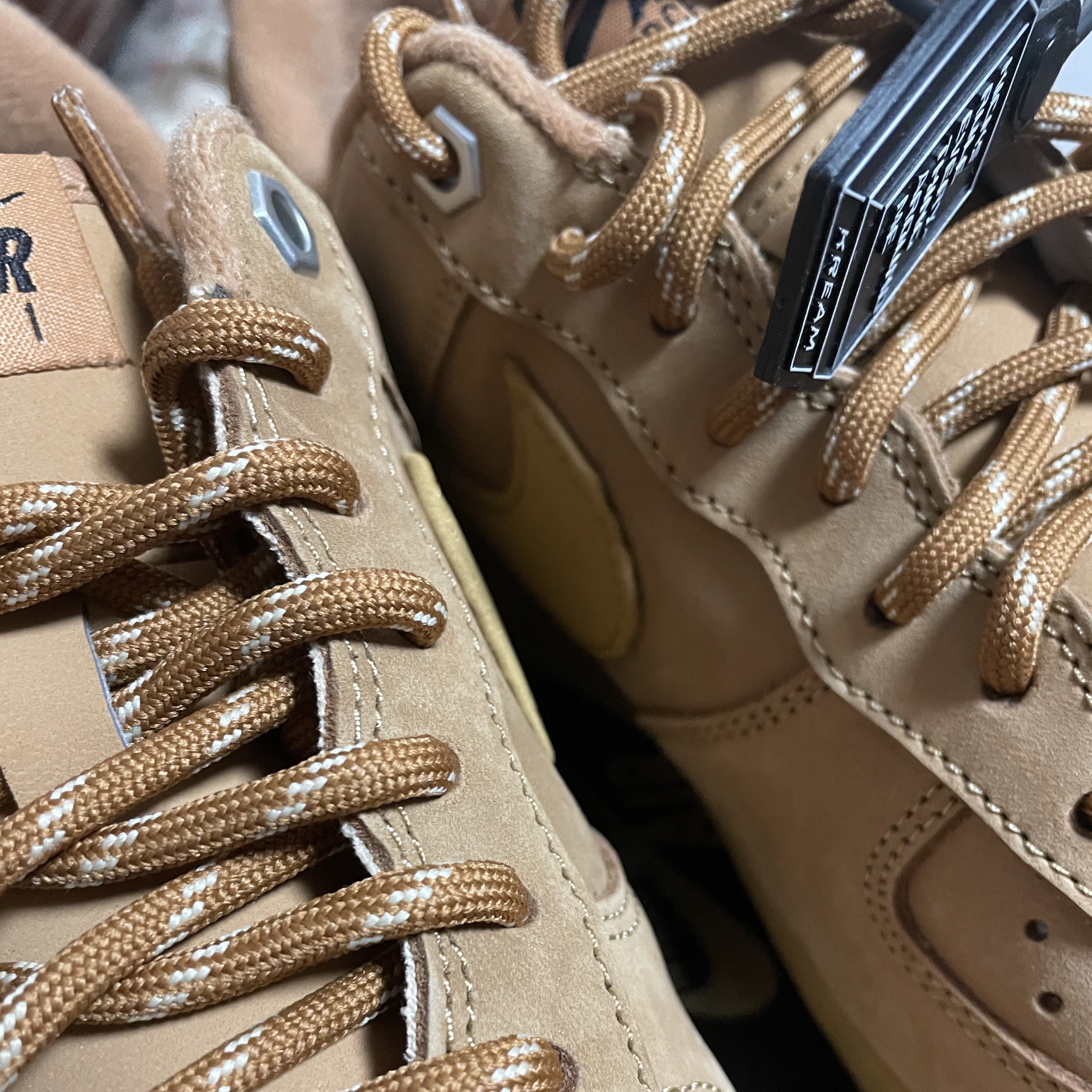 Nike Air Force 1 '07 WB Flax 착용 스타일