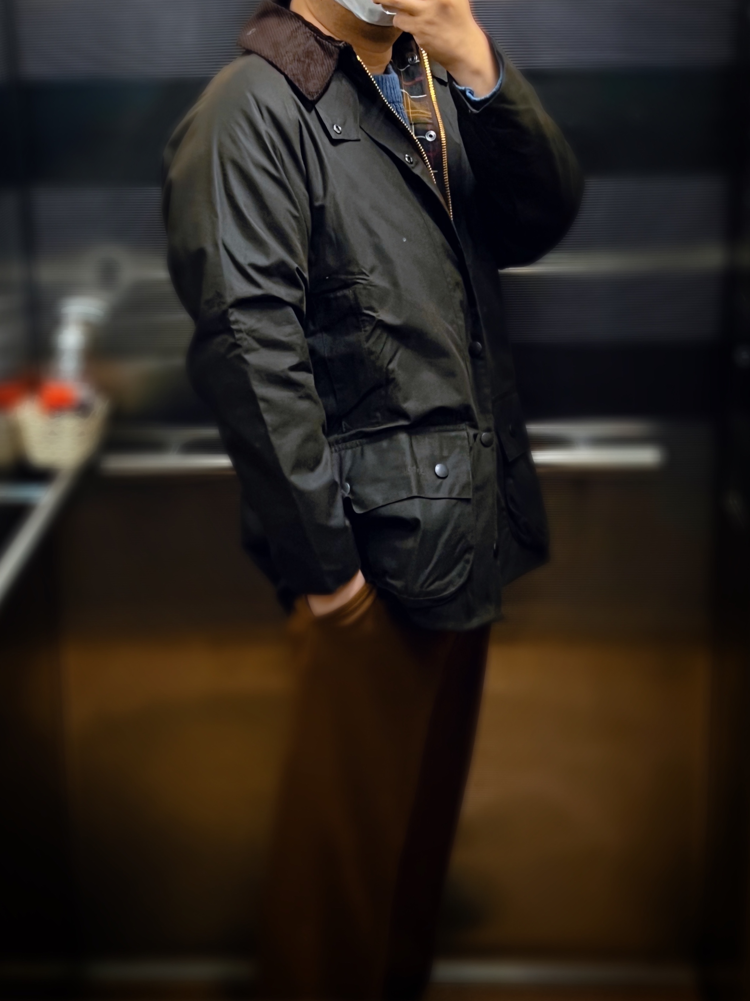 Barbour Classic Beaufort Wax Jacket Olive 착용 스타일 - 3