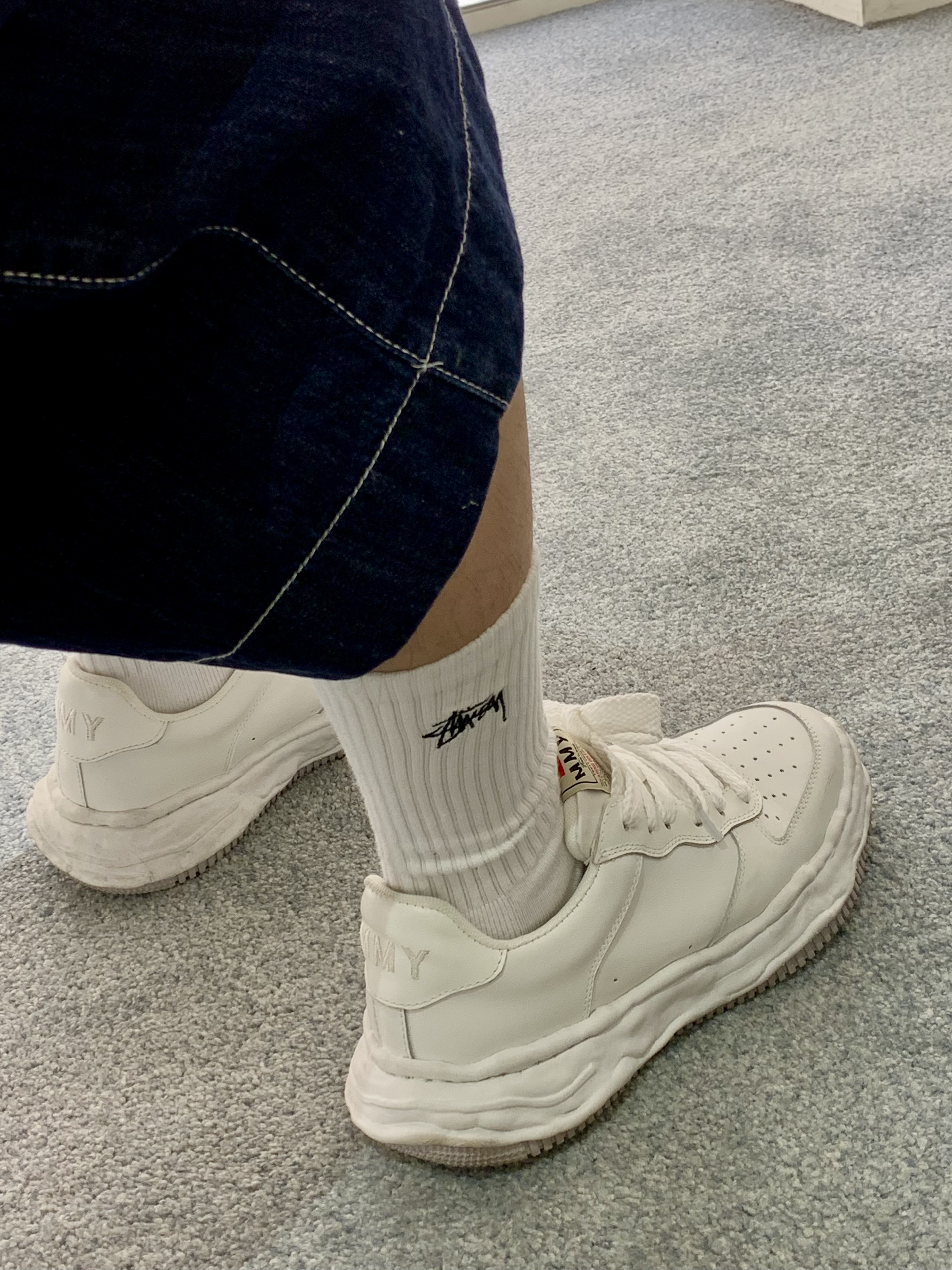 Maison Mihara Yasuhiro Wayne OG Sole Leather Low-top Sneakers White, Stussy Small Stock Crew Socks White (3 Pack) 착용 스타일 - 3