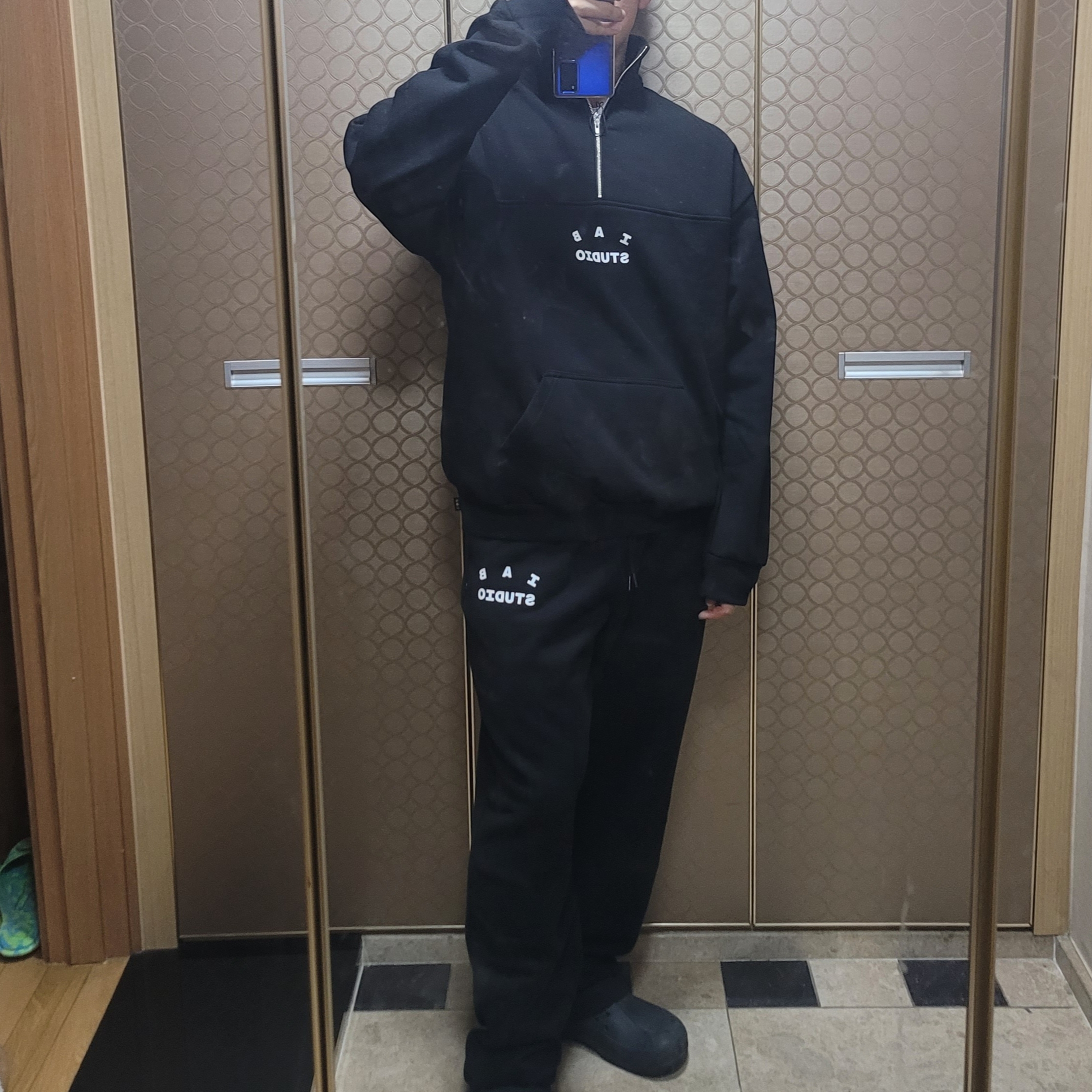 IAB Studio Half Zip-Up Black White, IAB Studio Sweatpants Black White - 23SS 착용 스타일