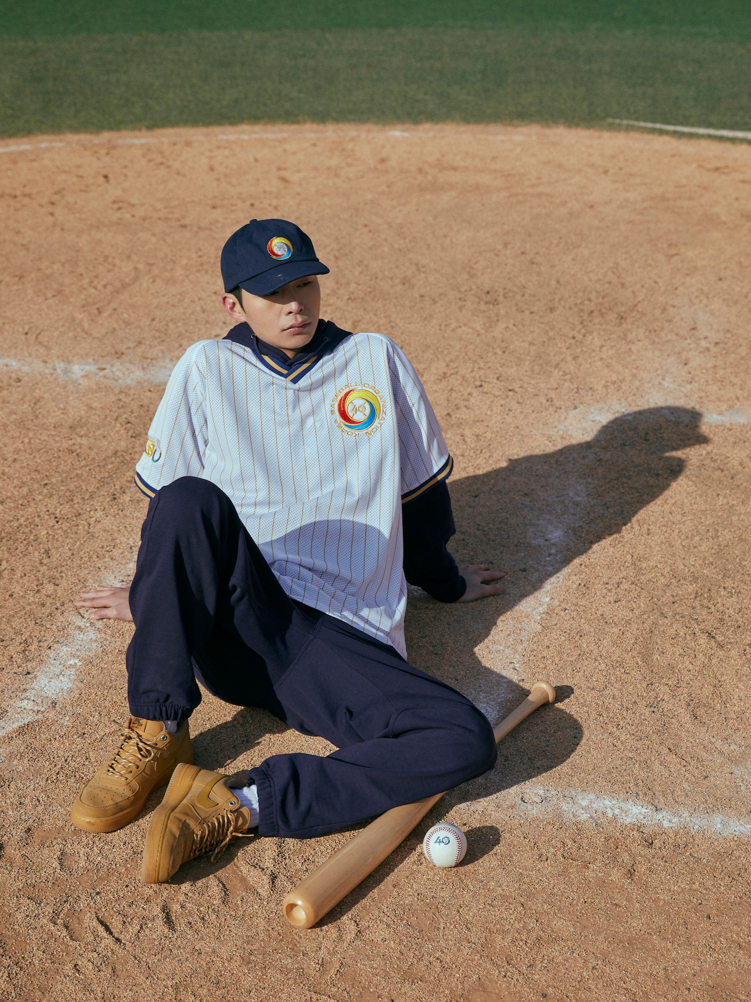 [KREAM 단독] Over The Pitch x KBO The 40th Anniversary Emblem Cap Navy, [KREAM 단독] Over The Pitch x KBO The 40th Anniversary Character Logo Regular Fit Hoodie Navy 착용 스타일
